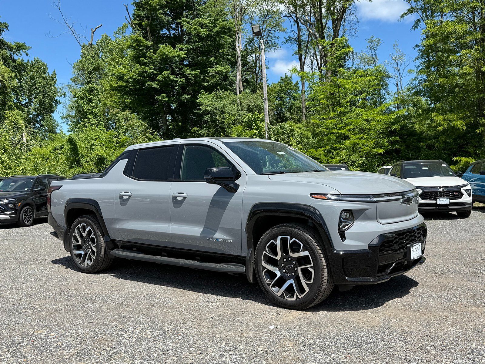 Photo view of 2025 Chevrolet Silverado EV in Gray