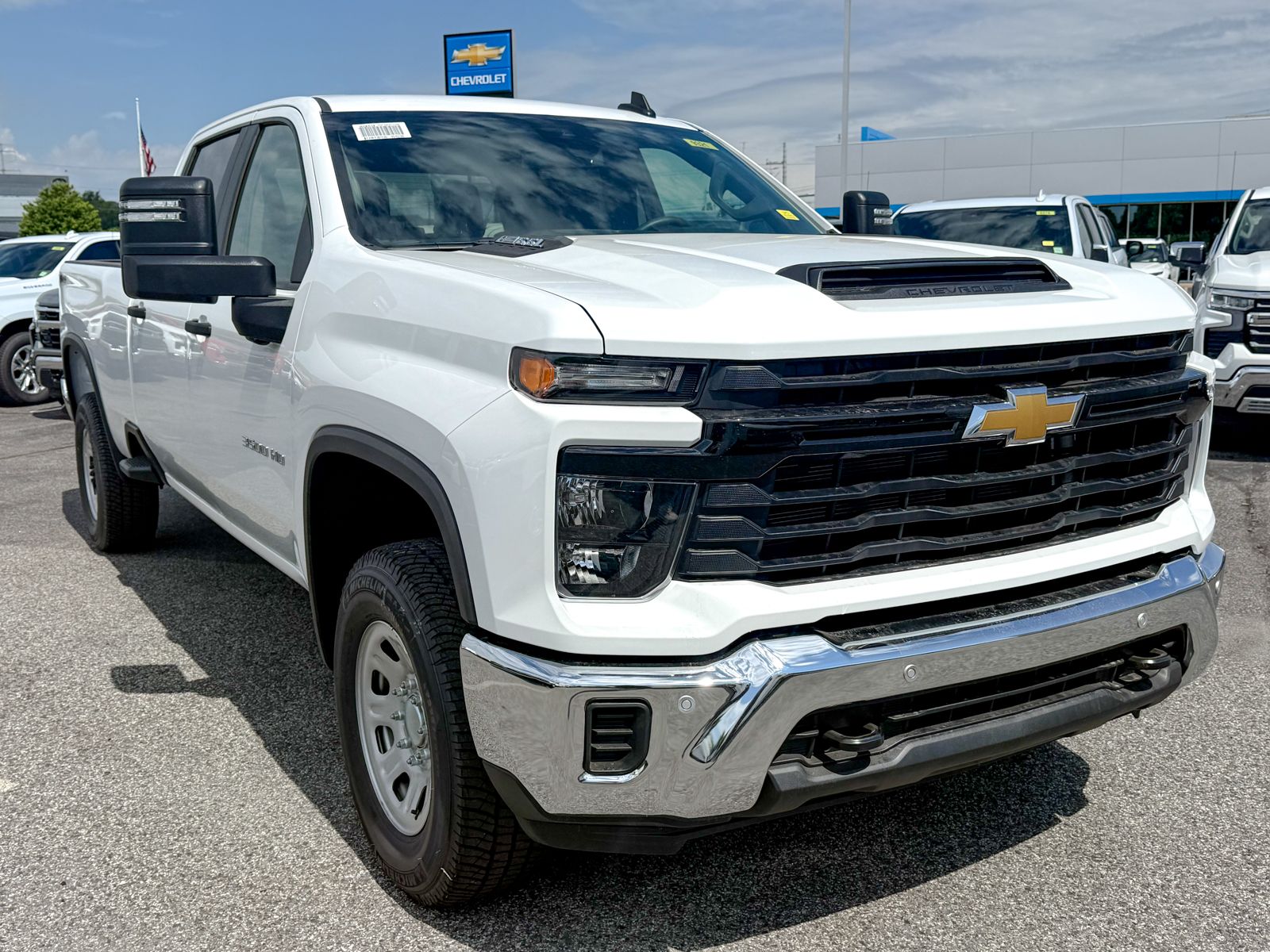 Photo view of 2026 Chevrolet Silverado 3500HD in White