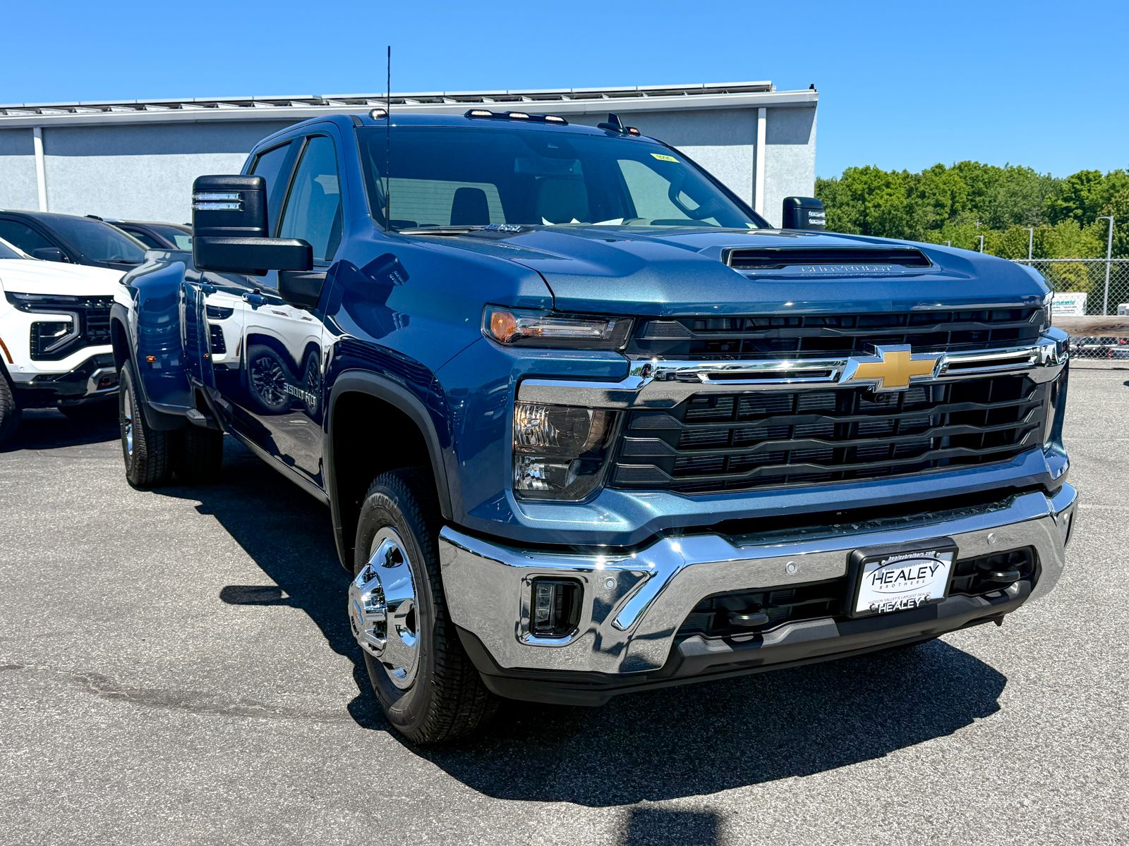 Photo view of 2026 Chevrolet Silverado 3500HD in Blue