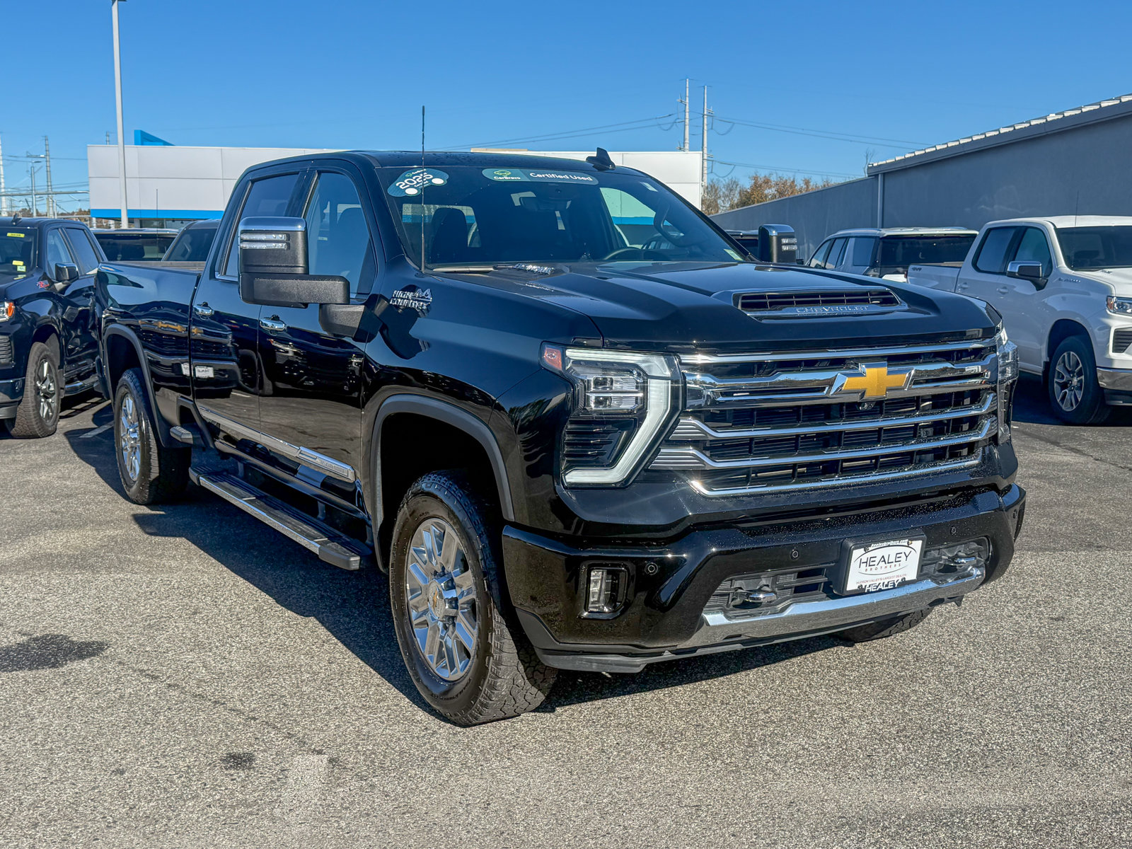 Photo view of 2025 Chevrolet Silverado 3500HD in Black