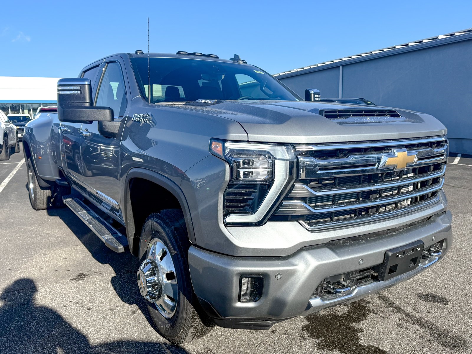 Photo view of 2026 Chevrolet Silverado 3500HD in Gray