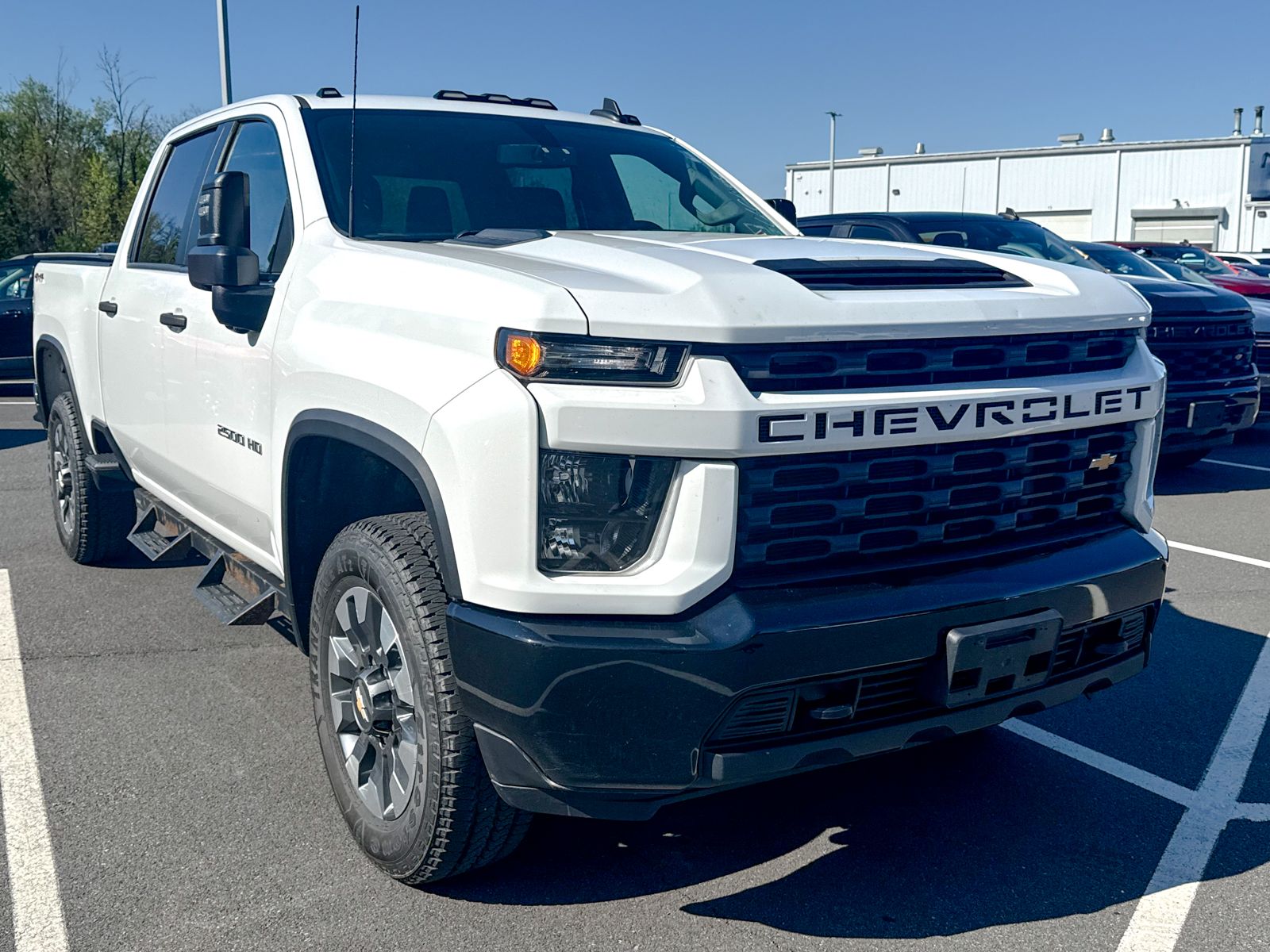 Photo view of 2021 Chevrolet Silverado 2500HD in White