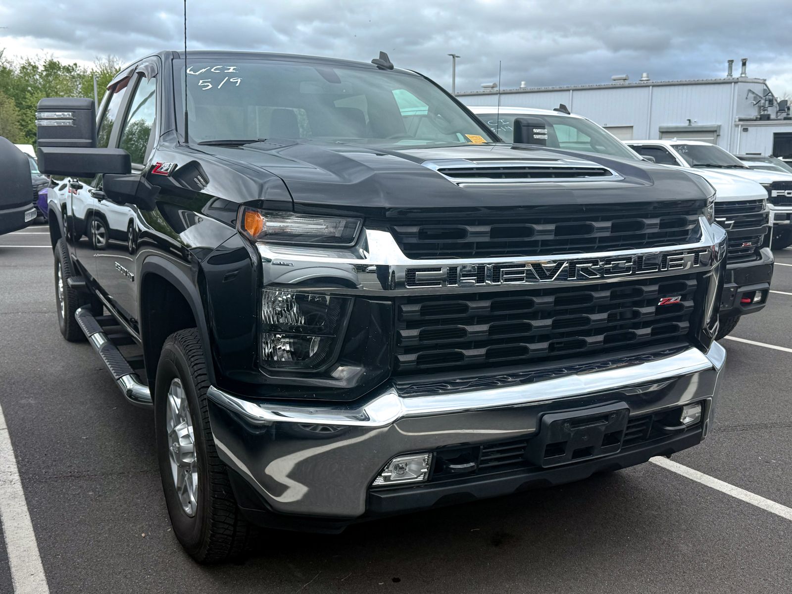 Photo view of 2020 Chevrolet Silverado 2500HD in Black