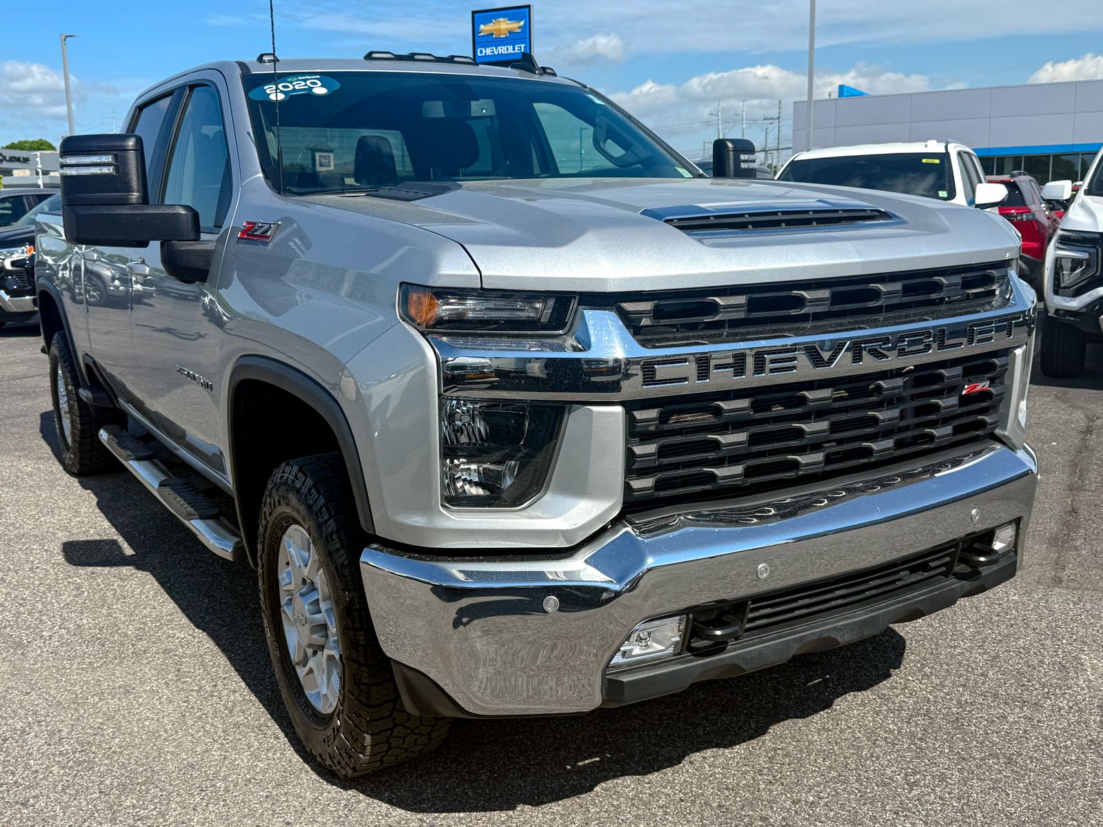 Photo view of 2020 Chevrolet Silverado 2500HD in Gray