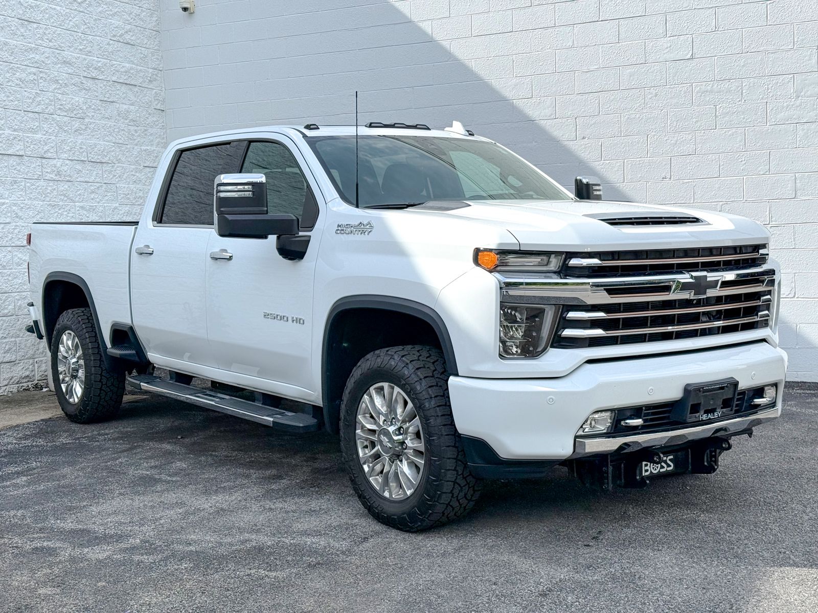 Photo view of 2020 Chevrolet Silverado 2500HD in White
