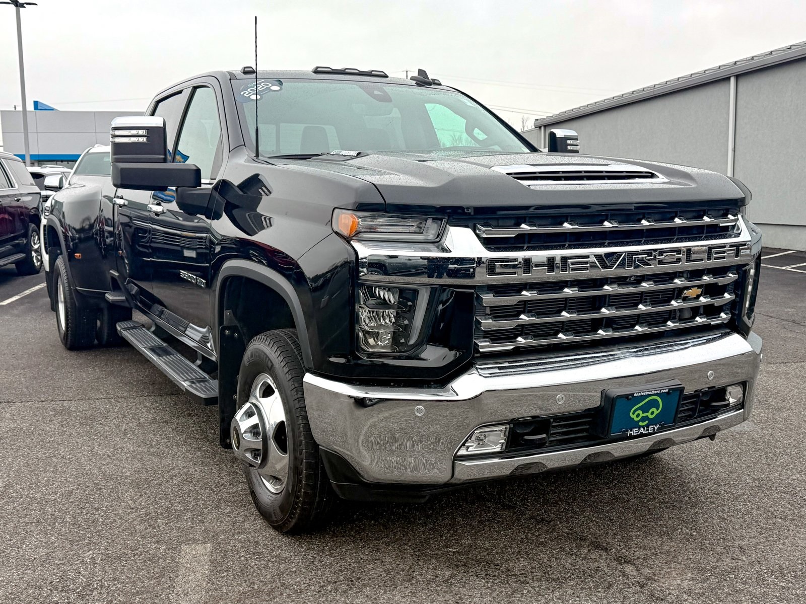 Photo view of 2020 Chevrolet Silverado 3500HD in Black