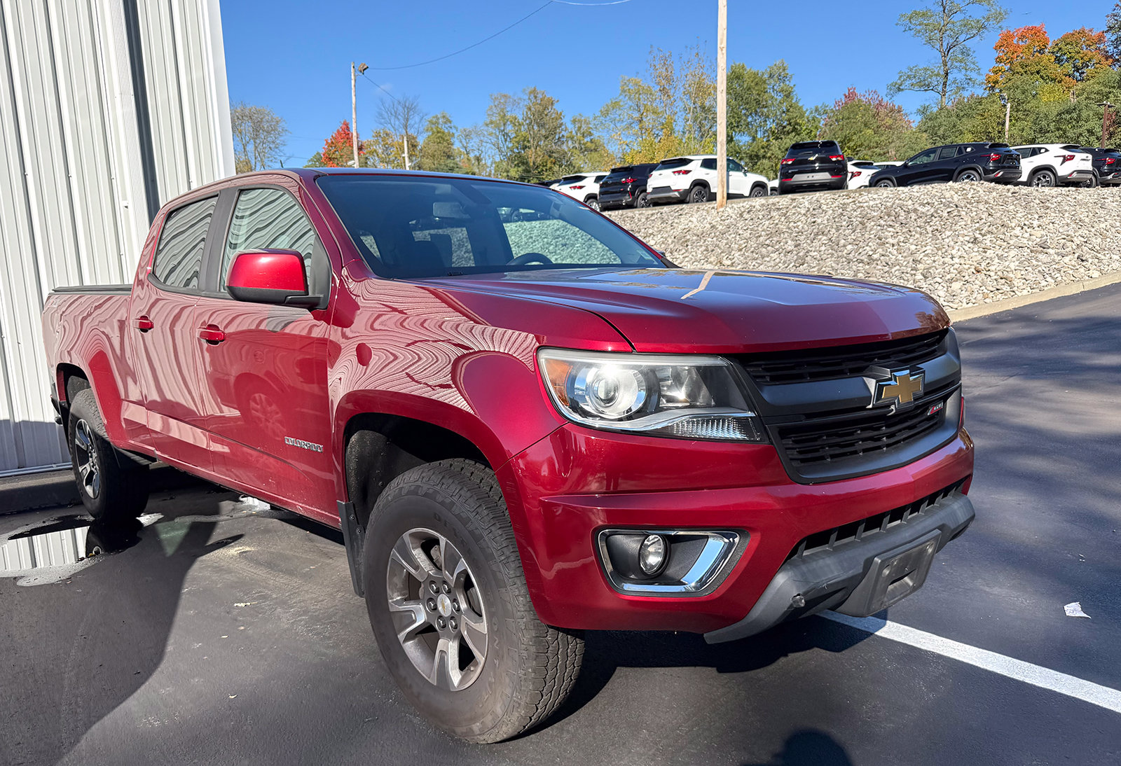 Photo view of 2018 Chevrolet Colorado in Red