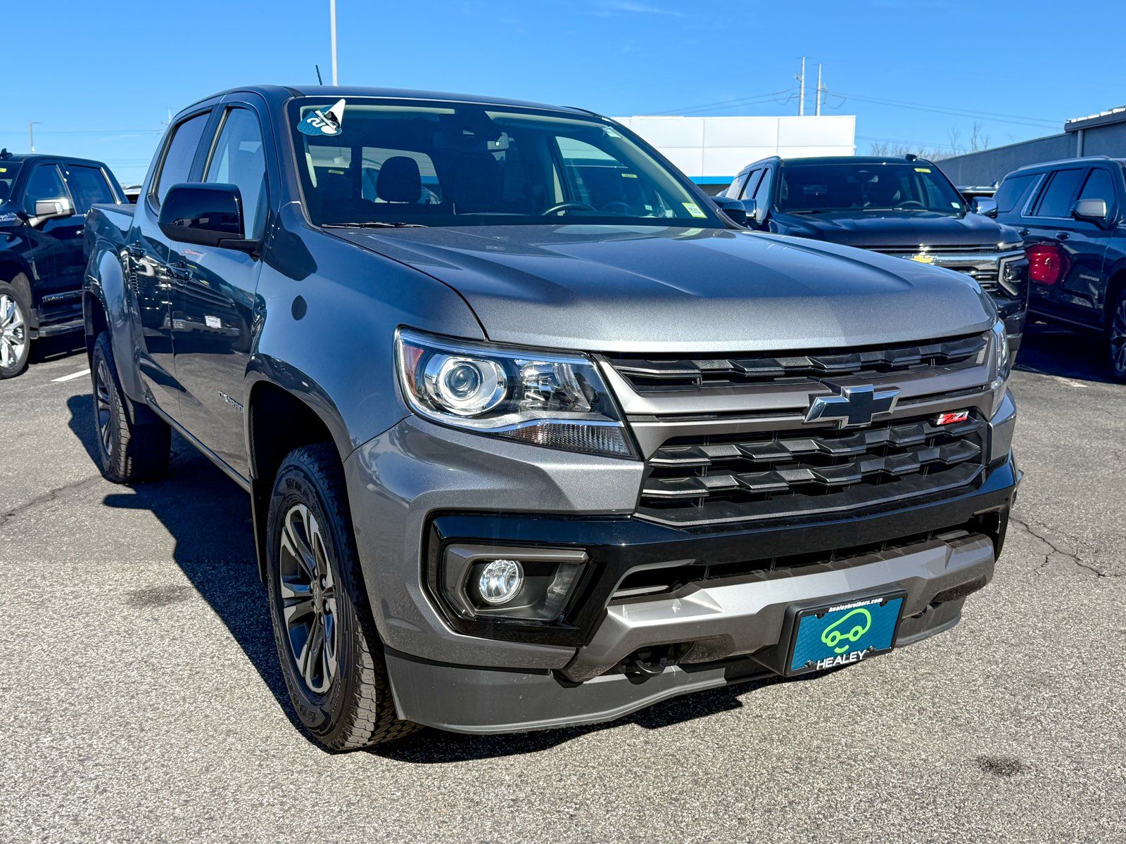 Photo view of 2022 Chevrolet Colorado in Gray