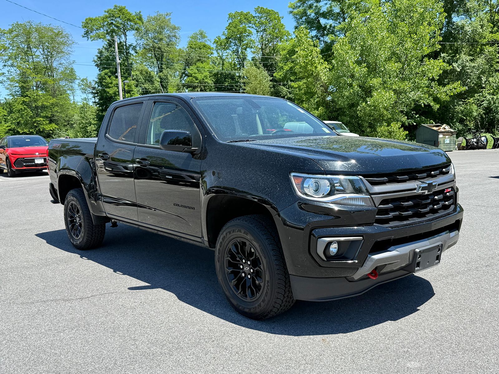 Photo view of 2022 Chevrolet Colorado in Black