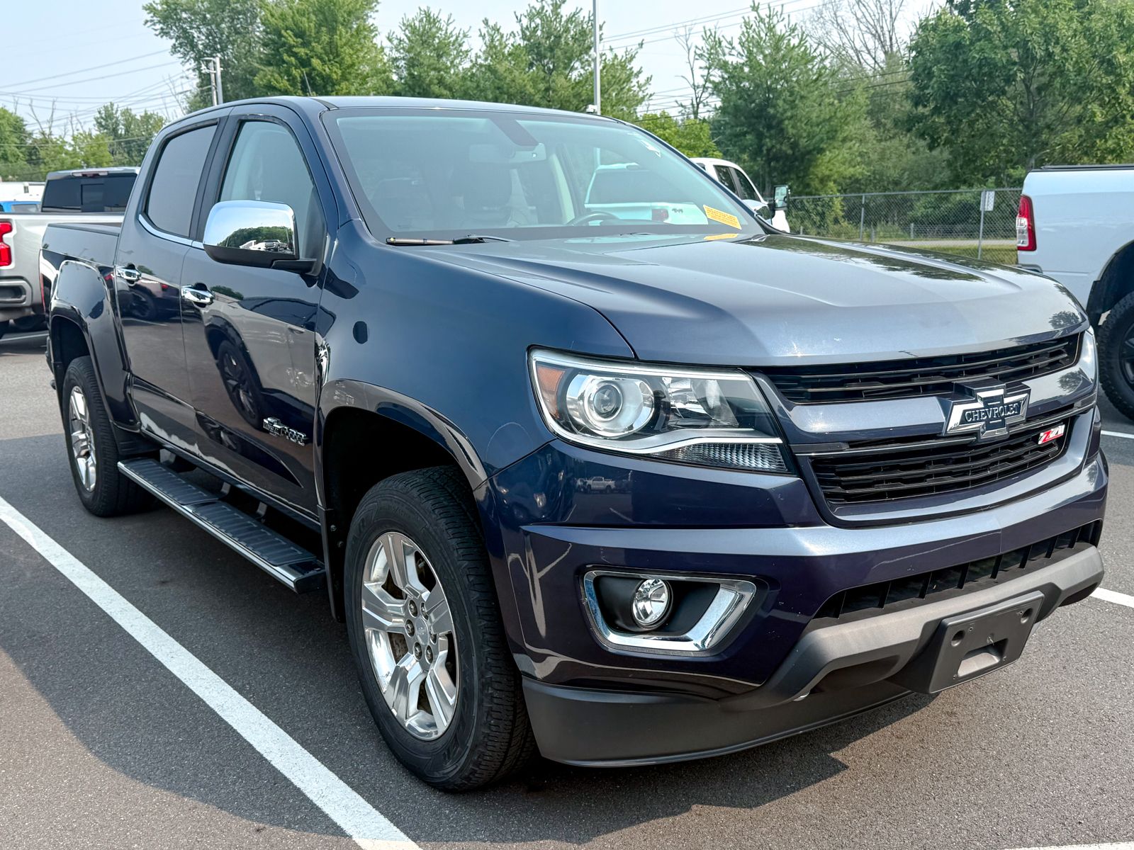 Photo view of 2018 Chevrolet Colorado in Blue