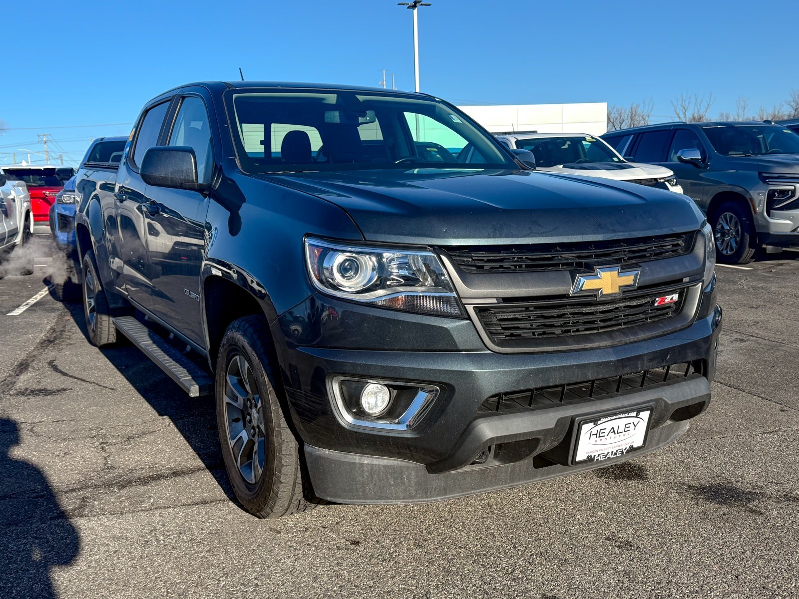 Photo view of 2019 Chevrolet Colorado in Gray