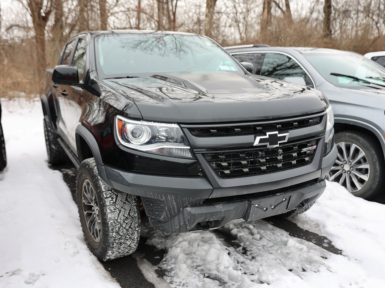 Photo view of 2019 Chevrolet Colorado in Black