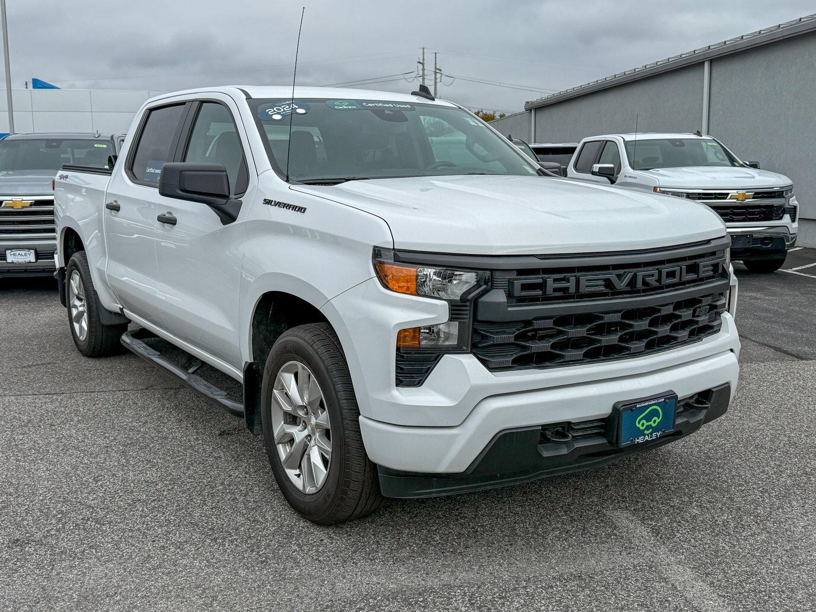 Photo view of 2024 Chevrolet Silverado 1500 in White