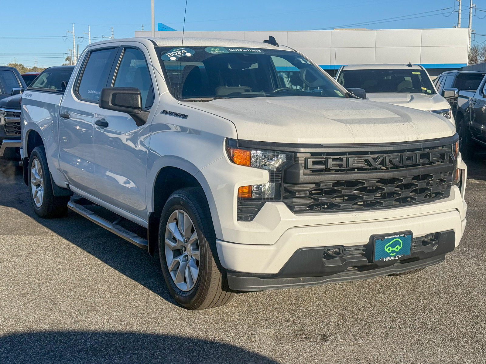 Photo view of 2024 Chevrolet Silverado 1500 in White