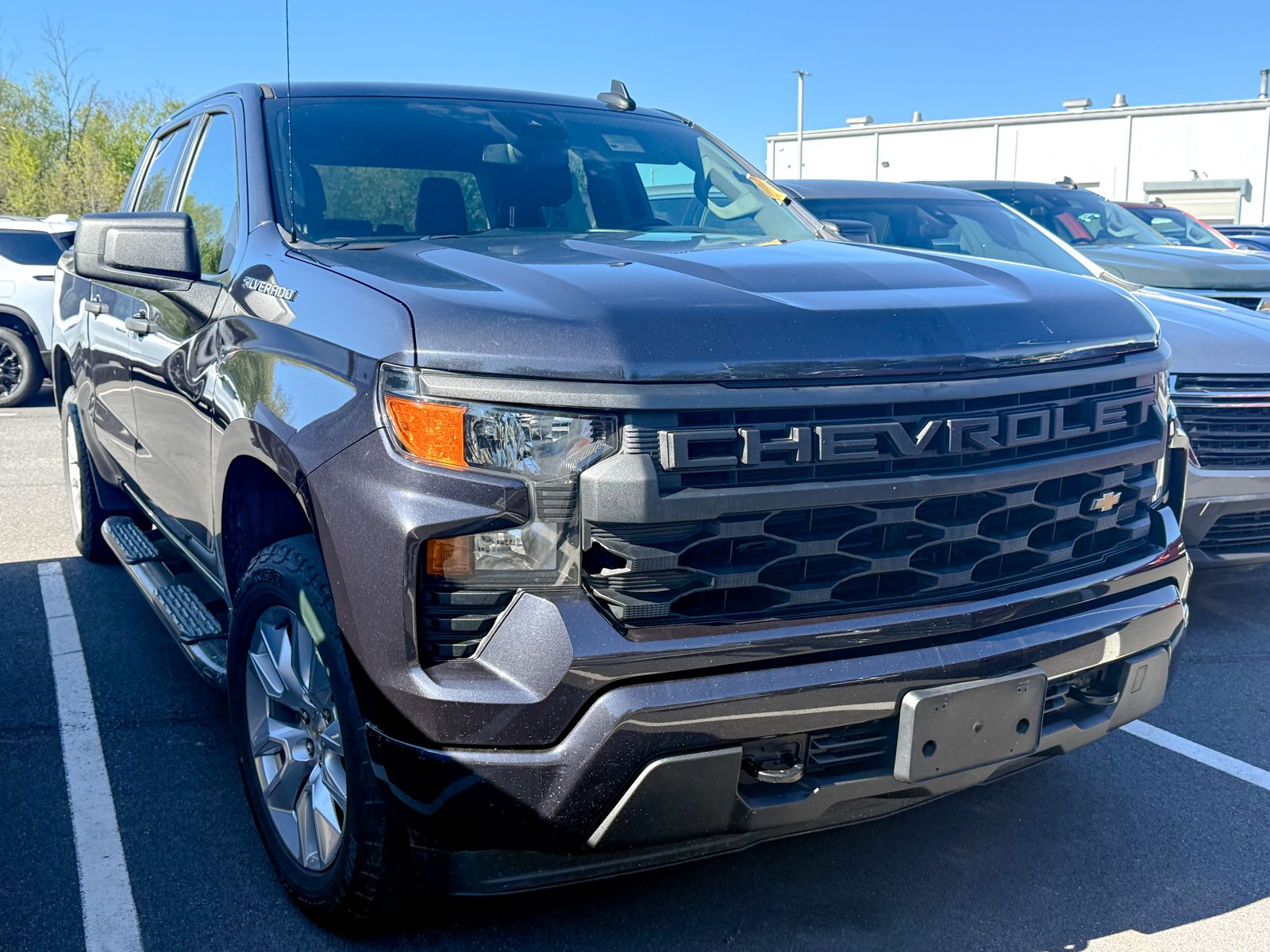 Photo view of 2022 Chevrolet Silverado 1500 in Gray