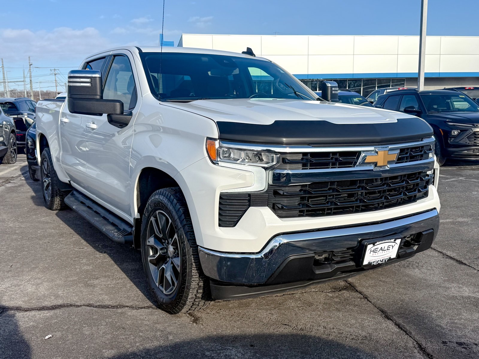 Photo view of 2022 Chevrolet Silverado 1500 in White
