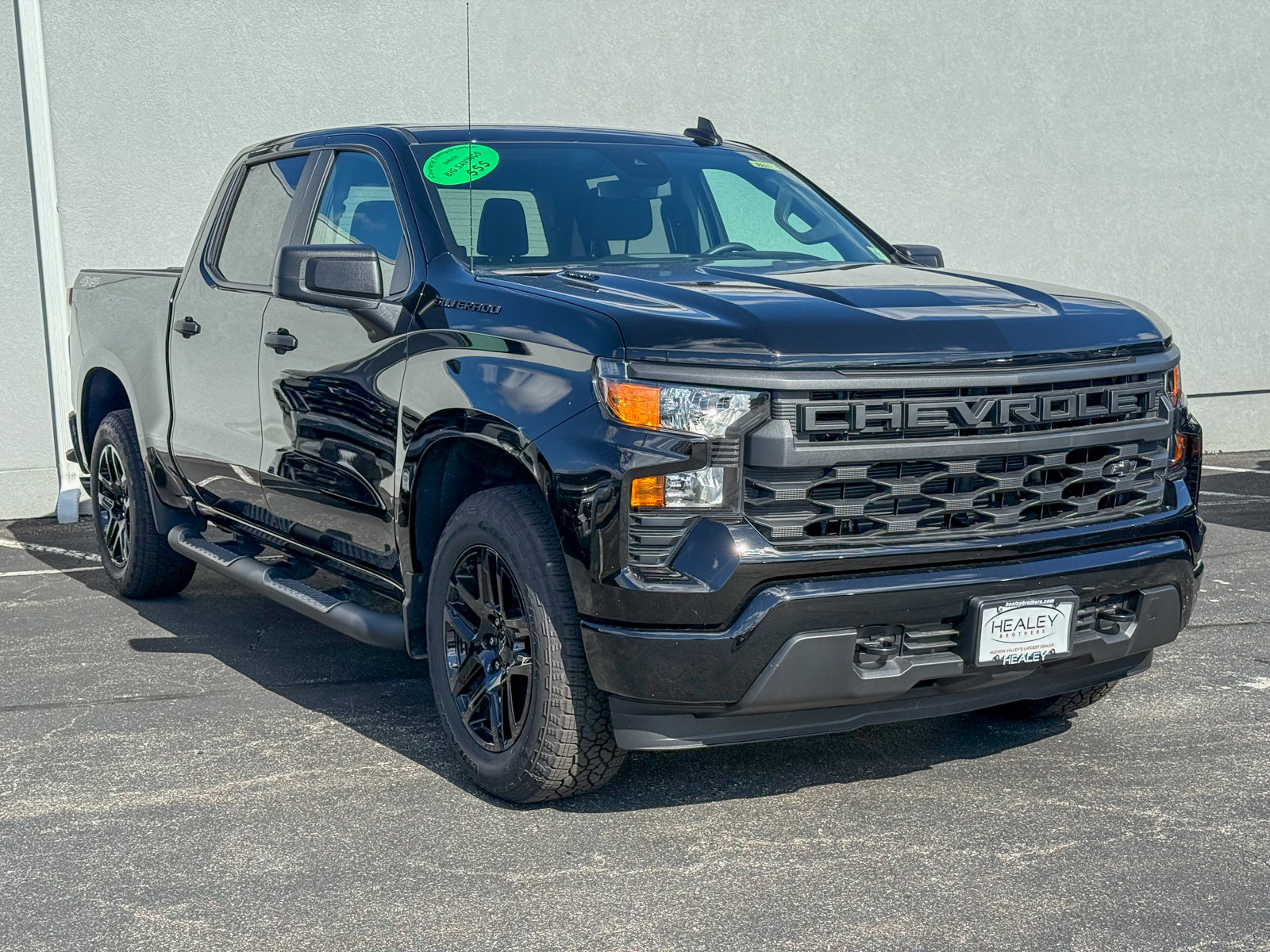 Photo view of 2026 Chevrolet Silverado 1500 in Black