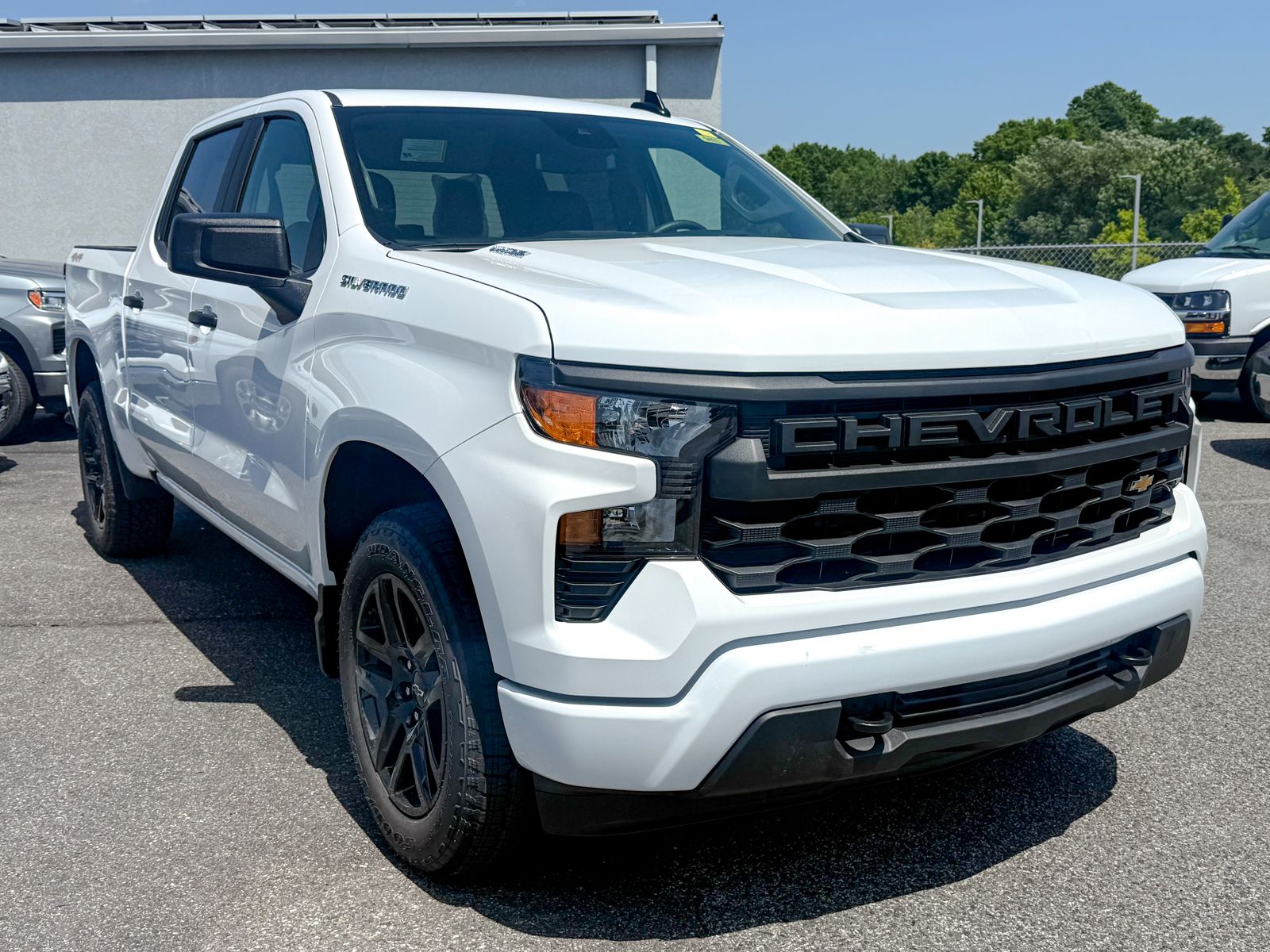 Photo view of 2026 Chevrolet Silverado 1500 in White
