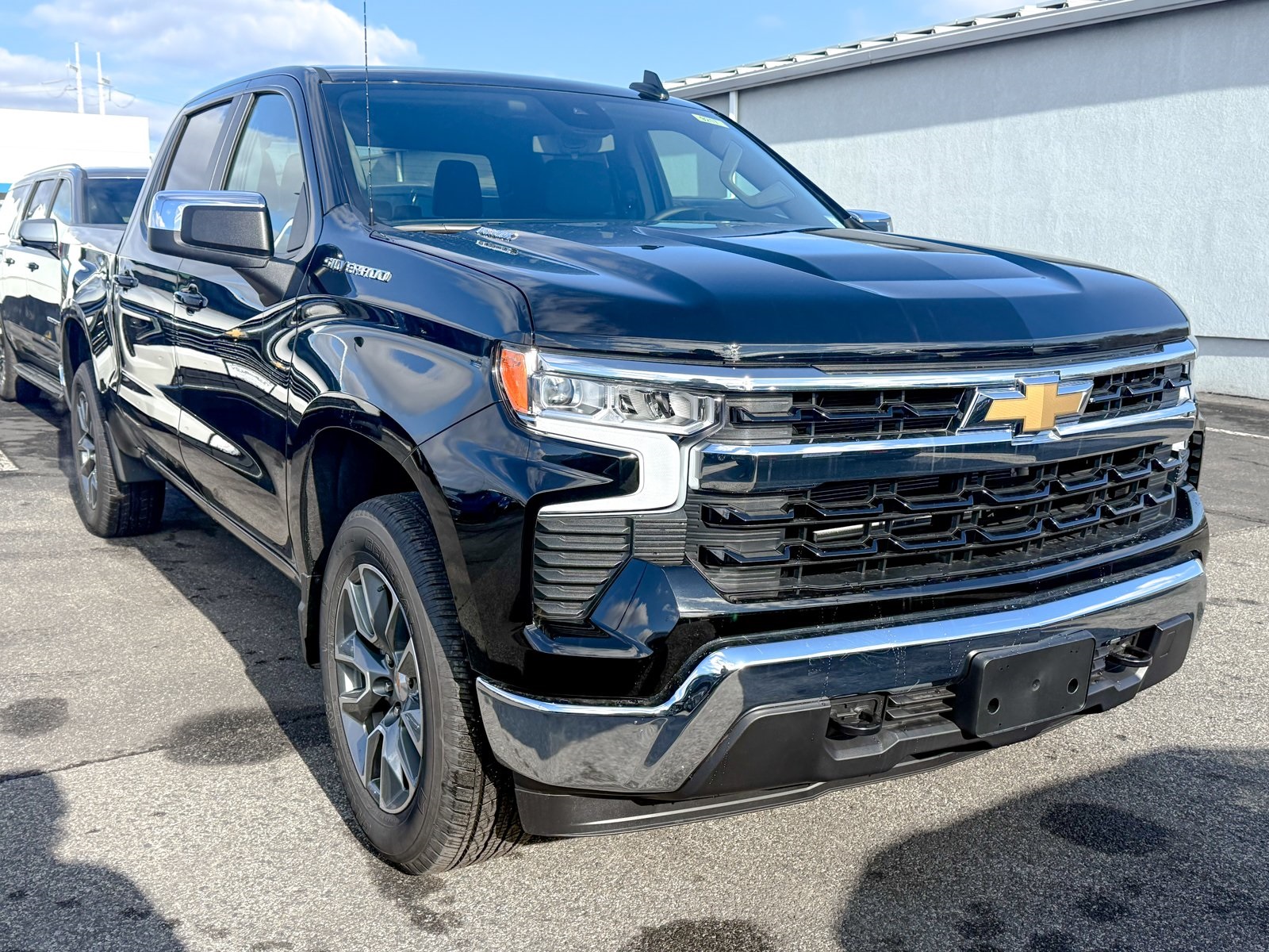 Photo view of 2026 Chevrolet Silverado 1500 in Black