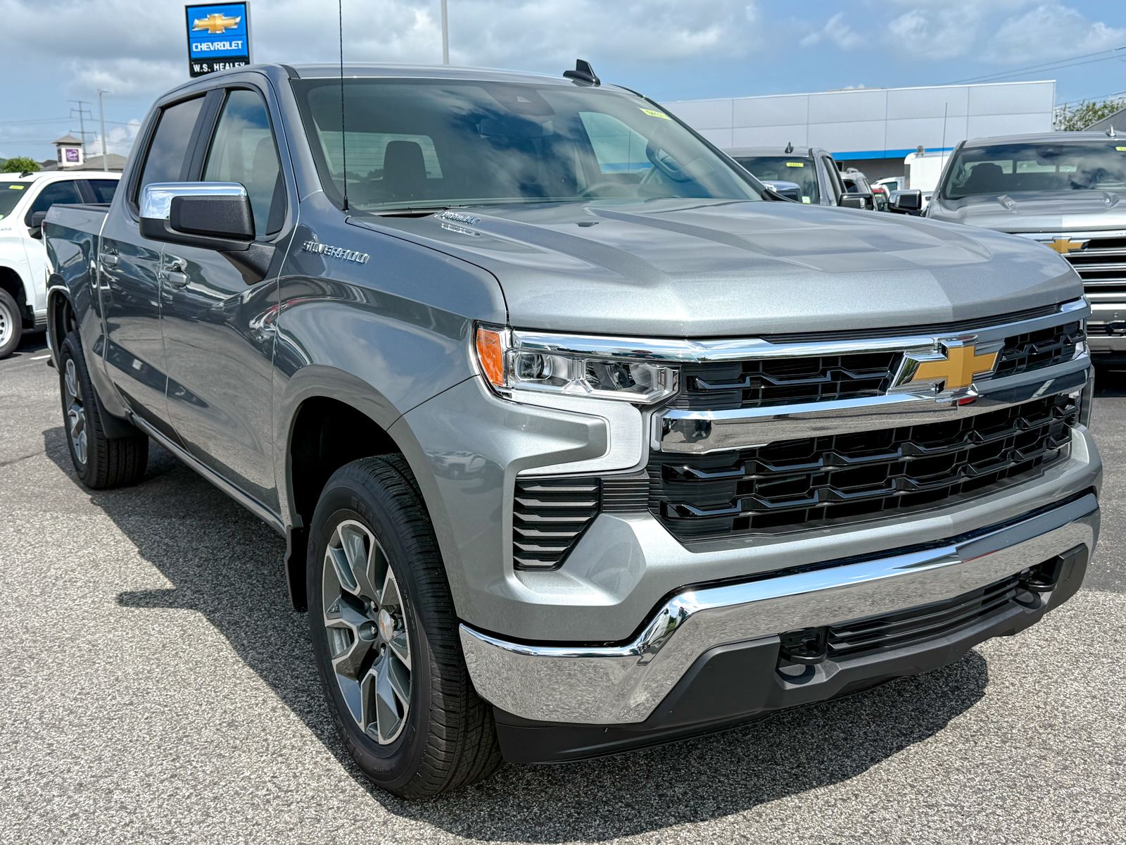 Photo view of 2026 Chevrolet Silverado 1500 in Gray
