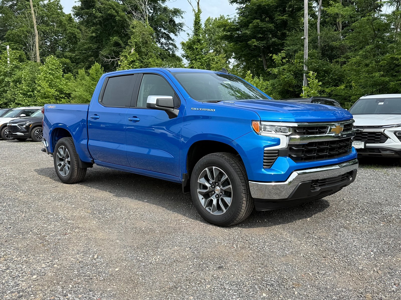 Photo view of 2025 Chevrolet Silverado 1500 in Blue