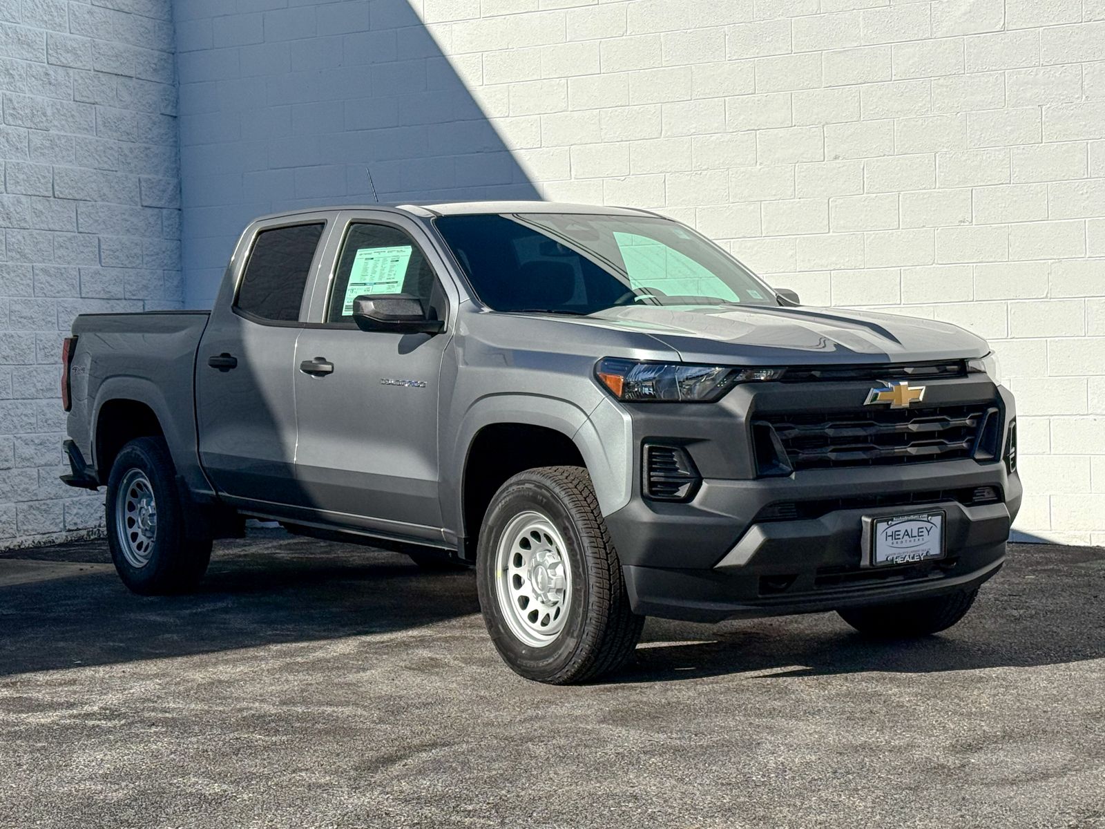 Photo view of 2026 Chevrolet Colorado in Gray