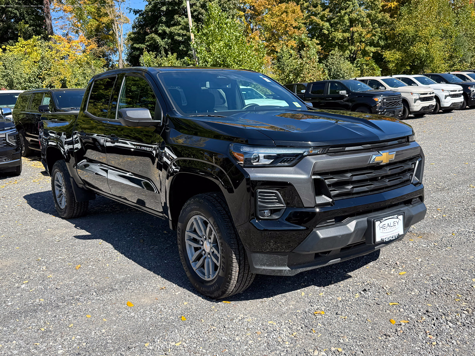 Photo view of 2025 Chevrolet Colorado in Black