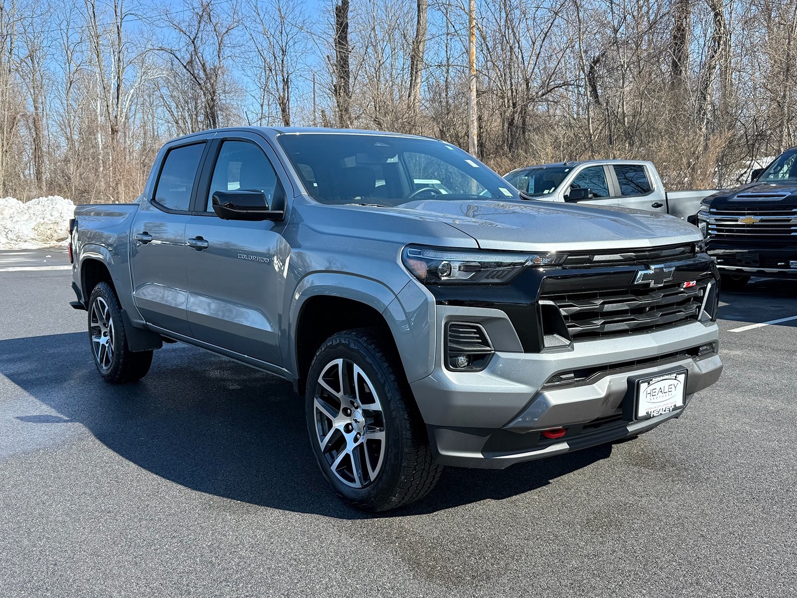 Photo view of 2023 Chevrolet Colorado in Gray