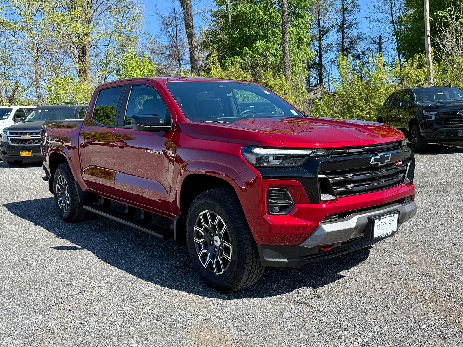 Photo view of 2024 Chevrolet Colorado in Red