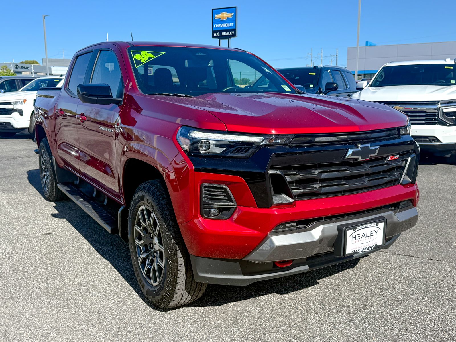 Photo view of 2024 Chevrolet Colorado in Red