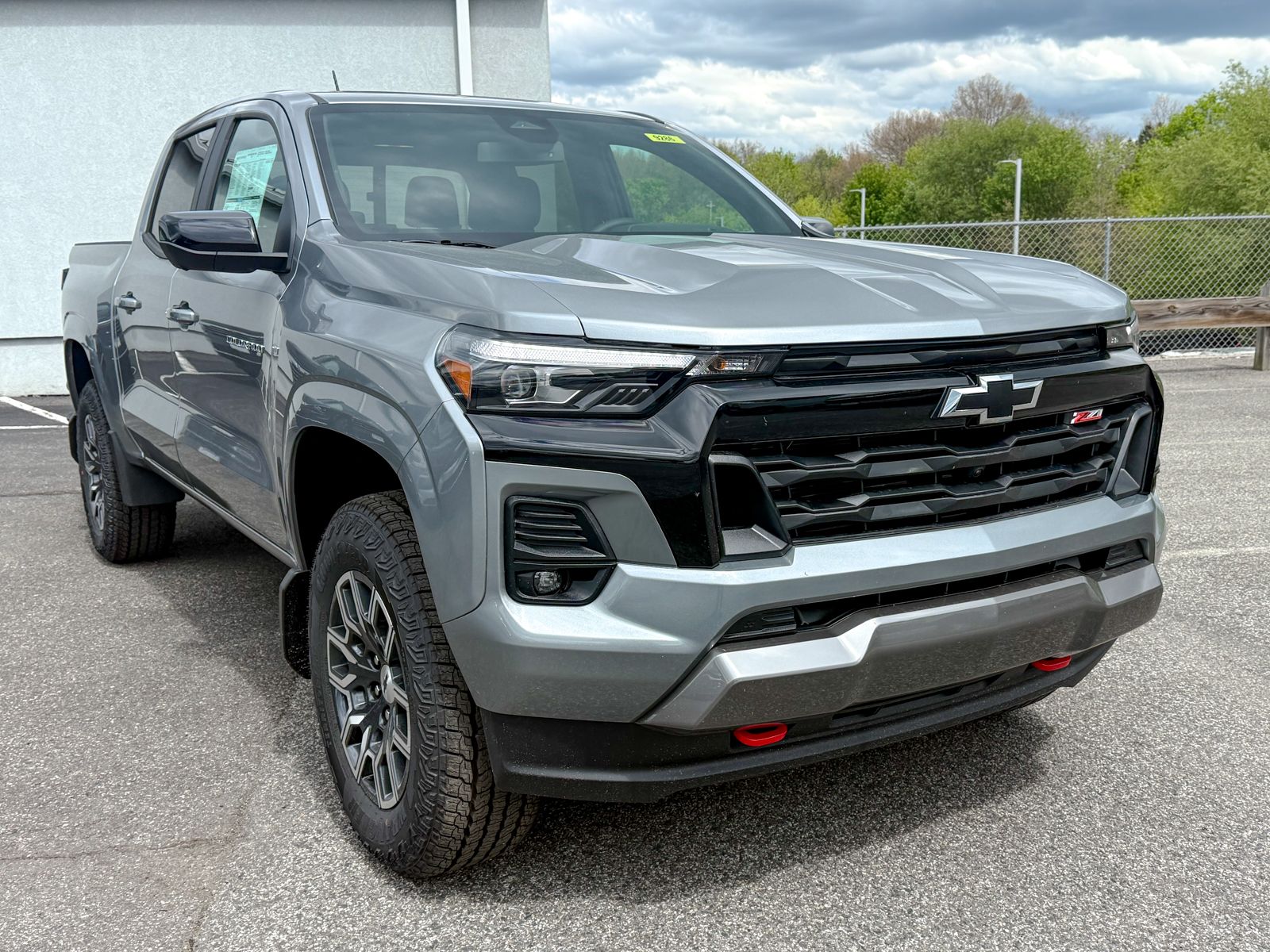 Photo view of 2026 Chevrolet Colorado in Gray