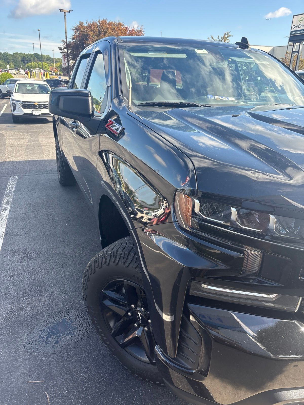 Photo view of 2023 Chevrolet Colorado in Yellow