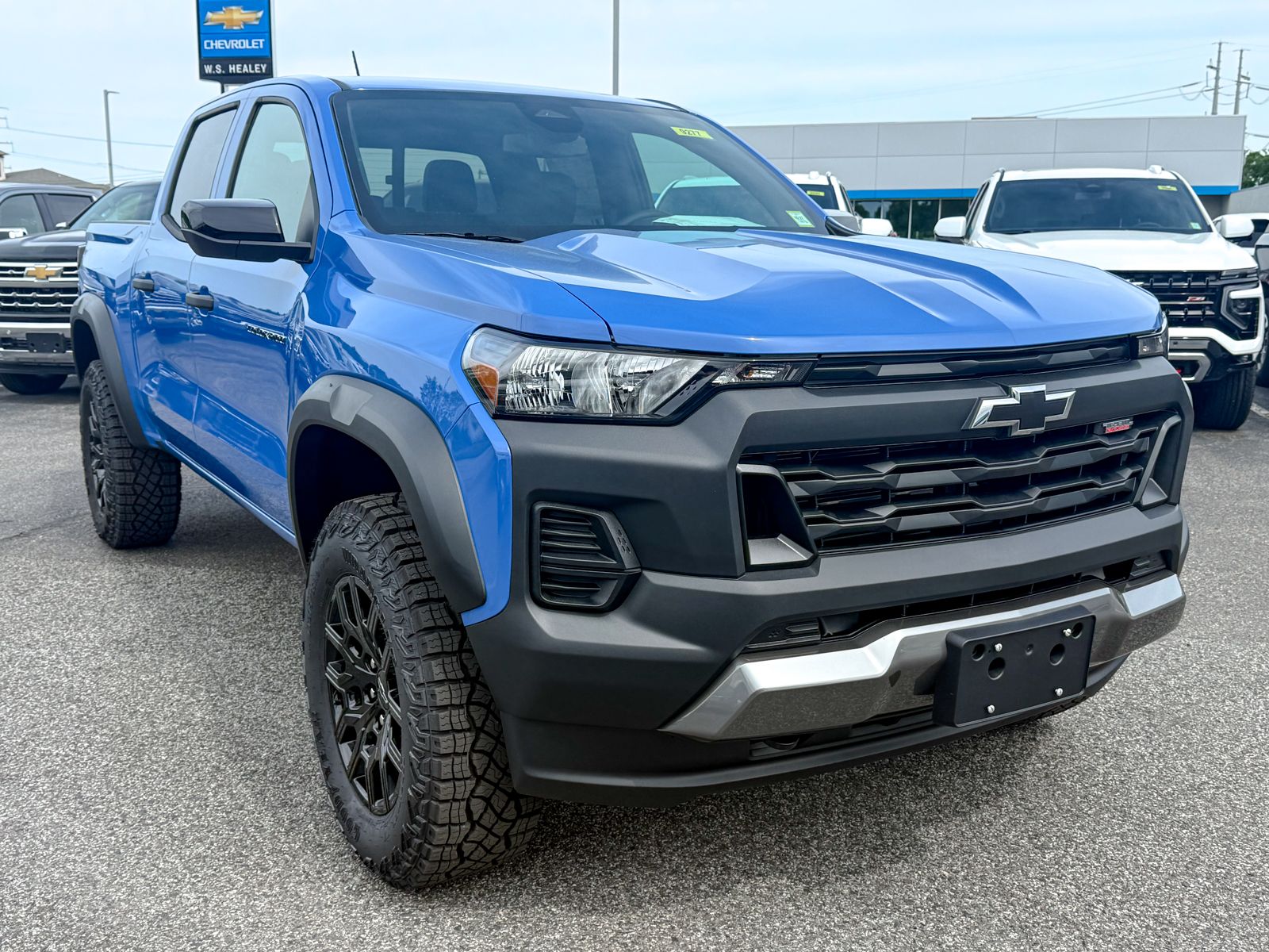 Photo view of 2026 Chevrolet Colorado in Blue