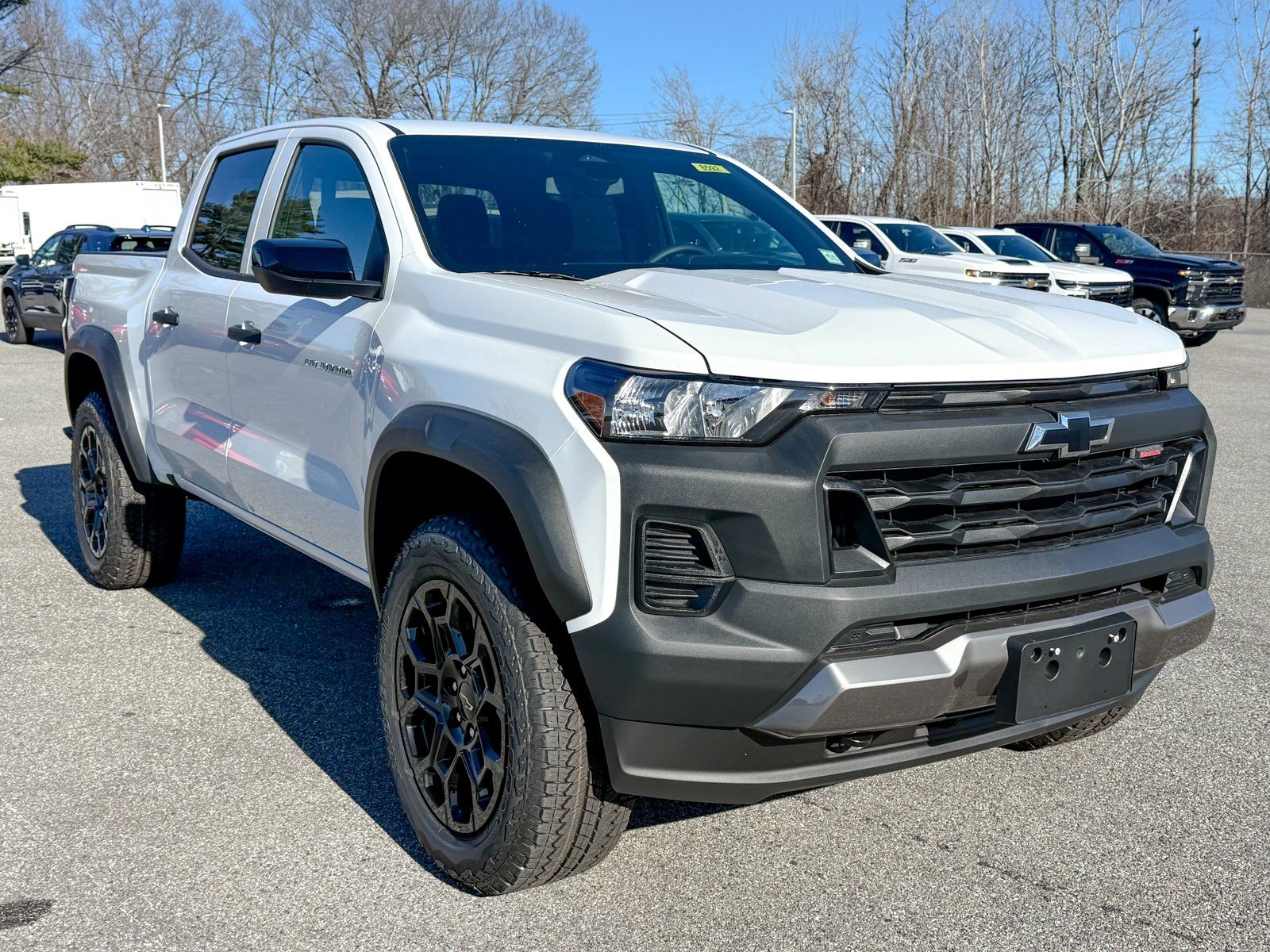 Photo view of 2026 Chevrolet Colorado in White