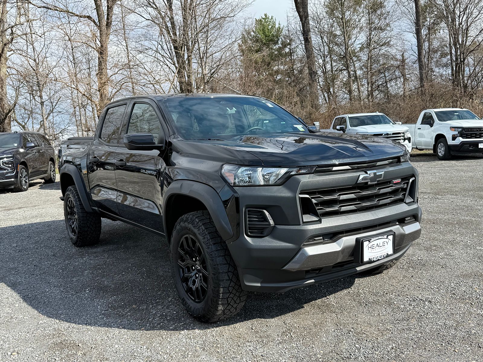 Photo view of 2023 Chevrolet Colorado in Black