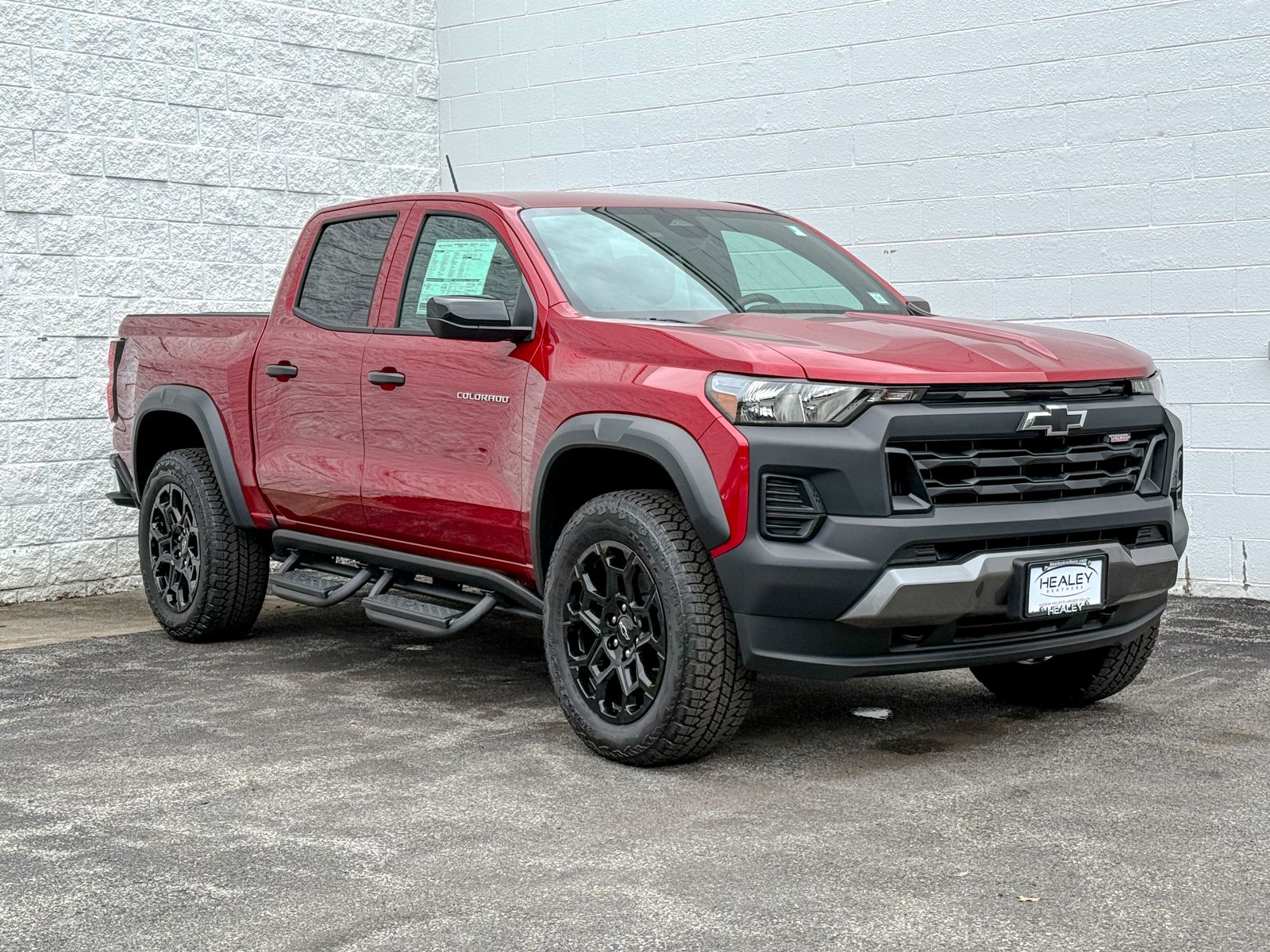 Photo view of 2026 Chevrolet Colorado in Red