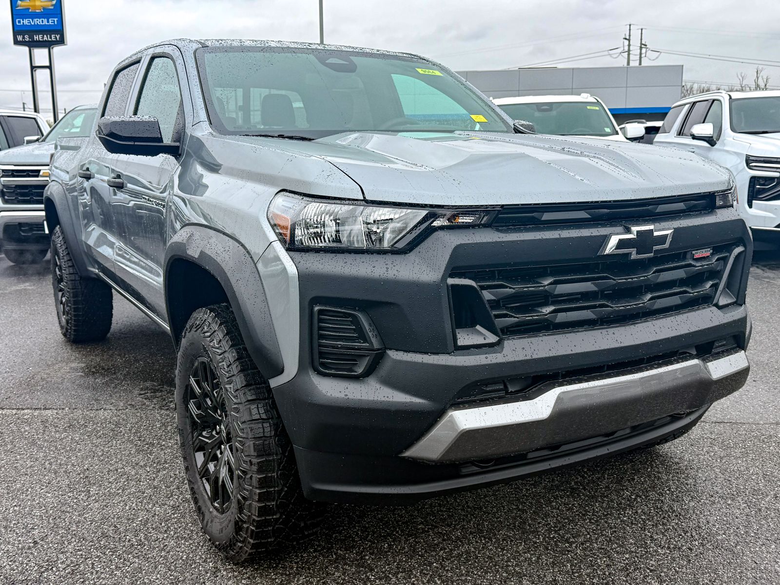 Photo view of 2026 Chevrolet Colorado in Gray