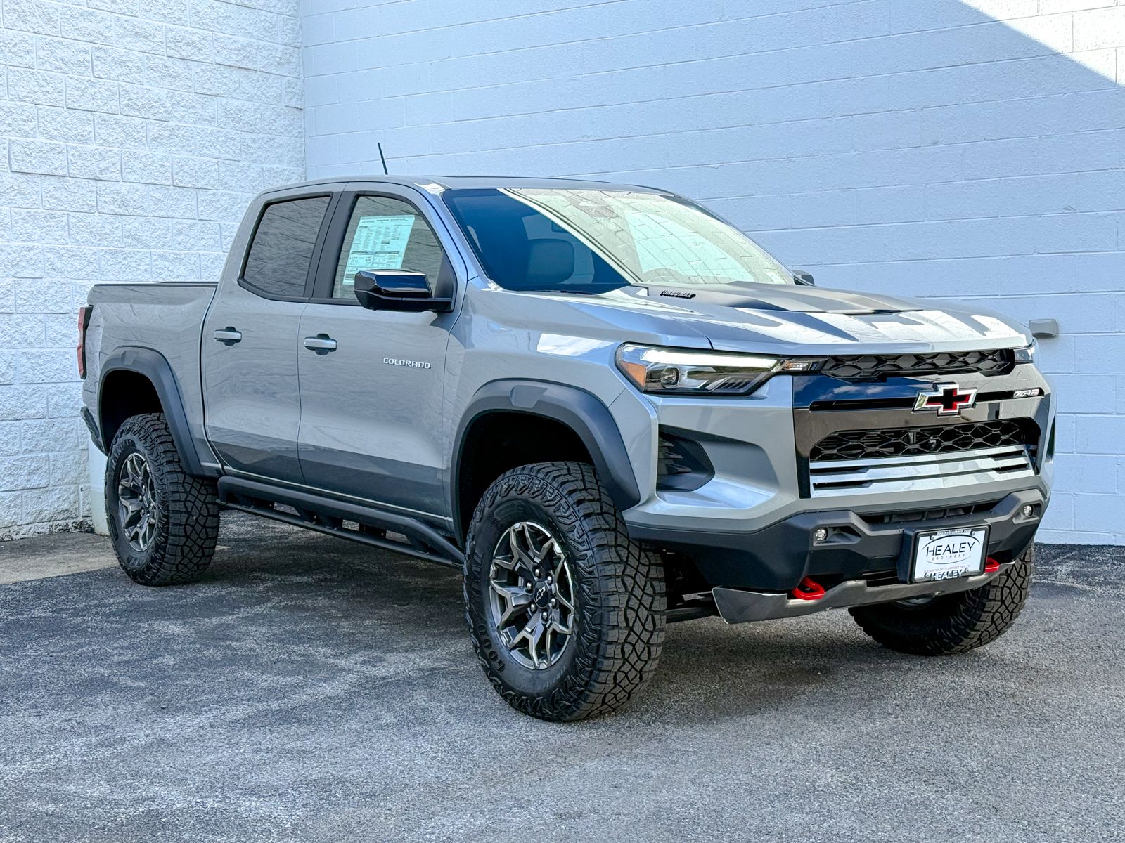 Photo view of 2026 Chevrolet Colorado in Gray