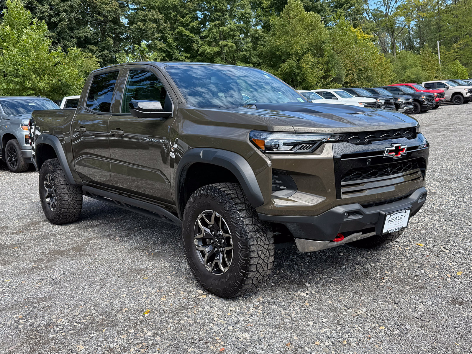 Photo view of 2024 Chevrolet Colorado in Brown