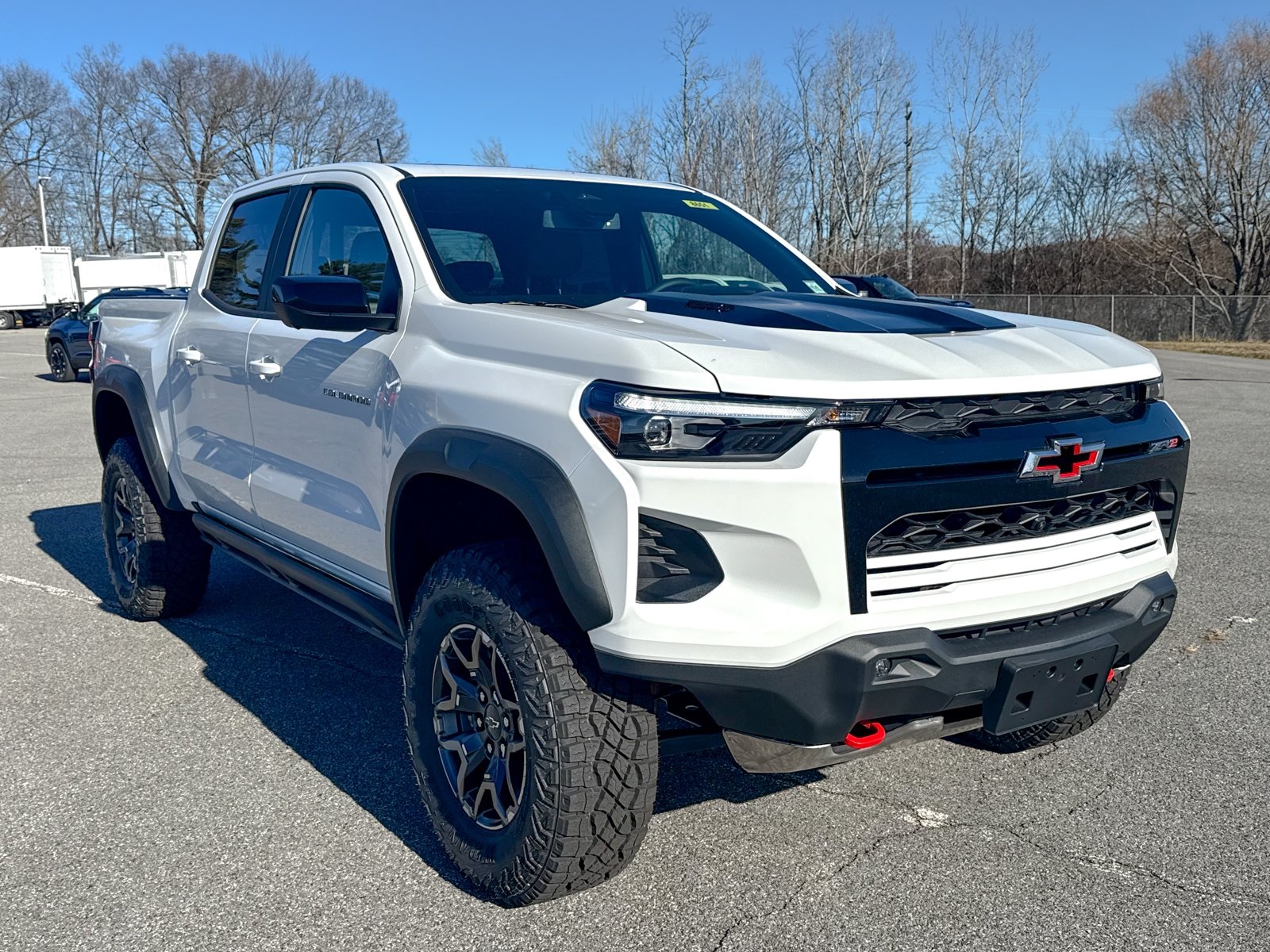 Photo view of 2026 Chevrolet Colorado in White