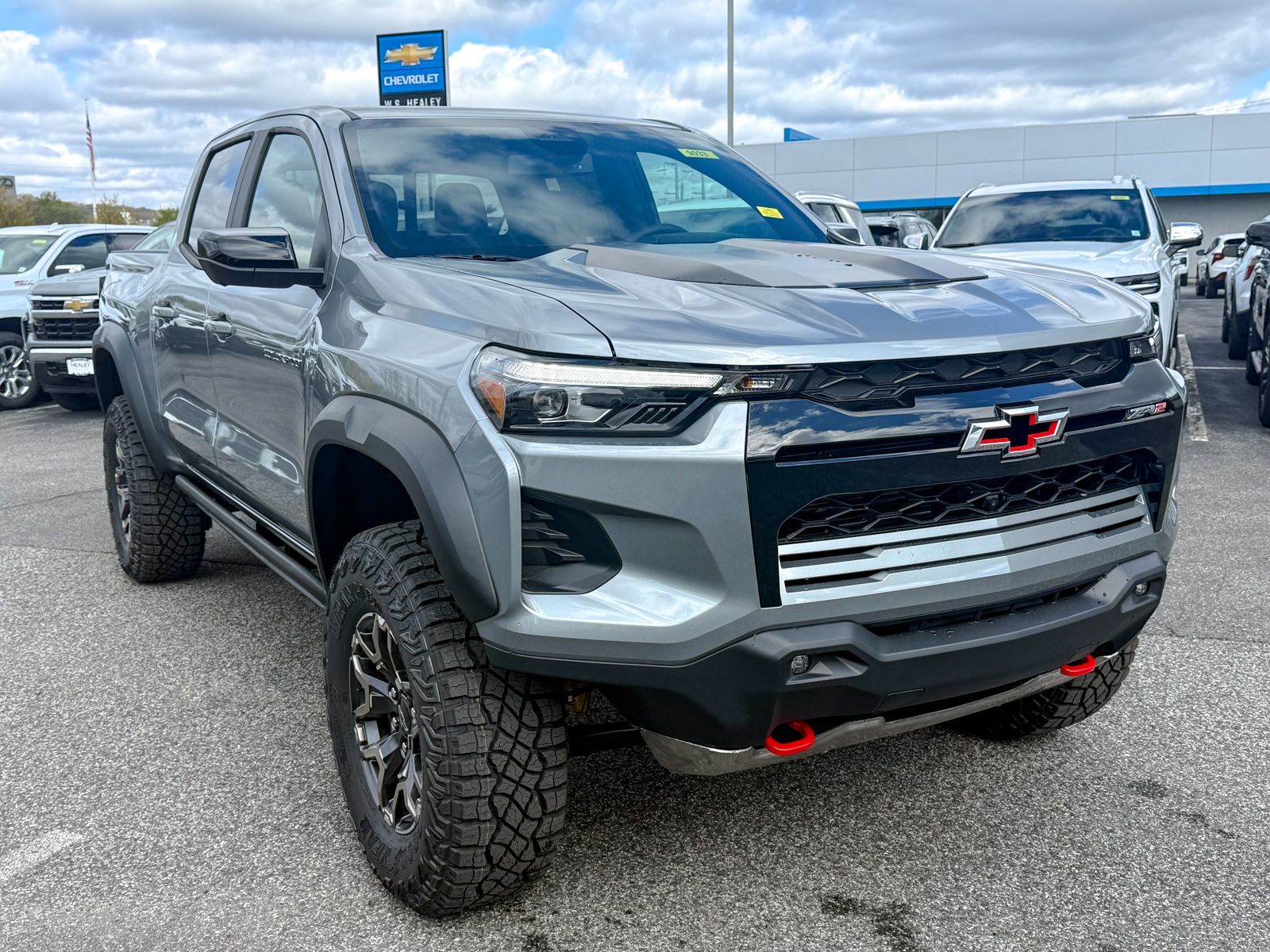 Photo view of 2026 Chevrolet Colorado in Gray