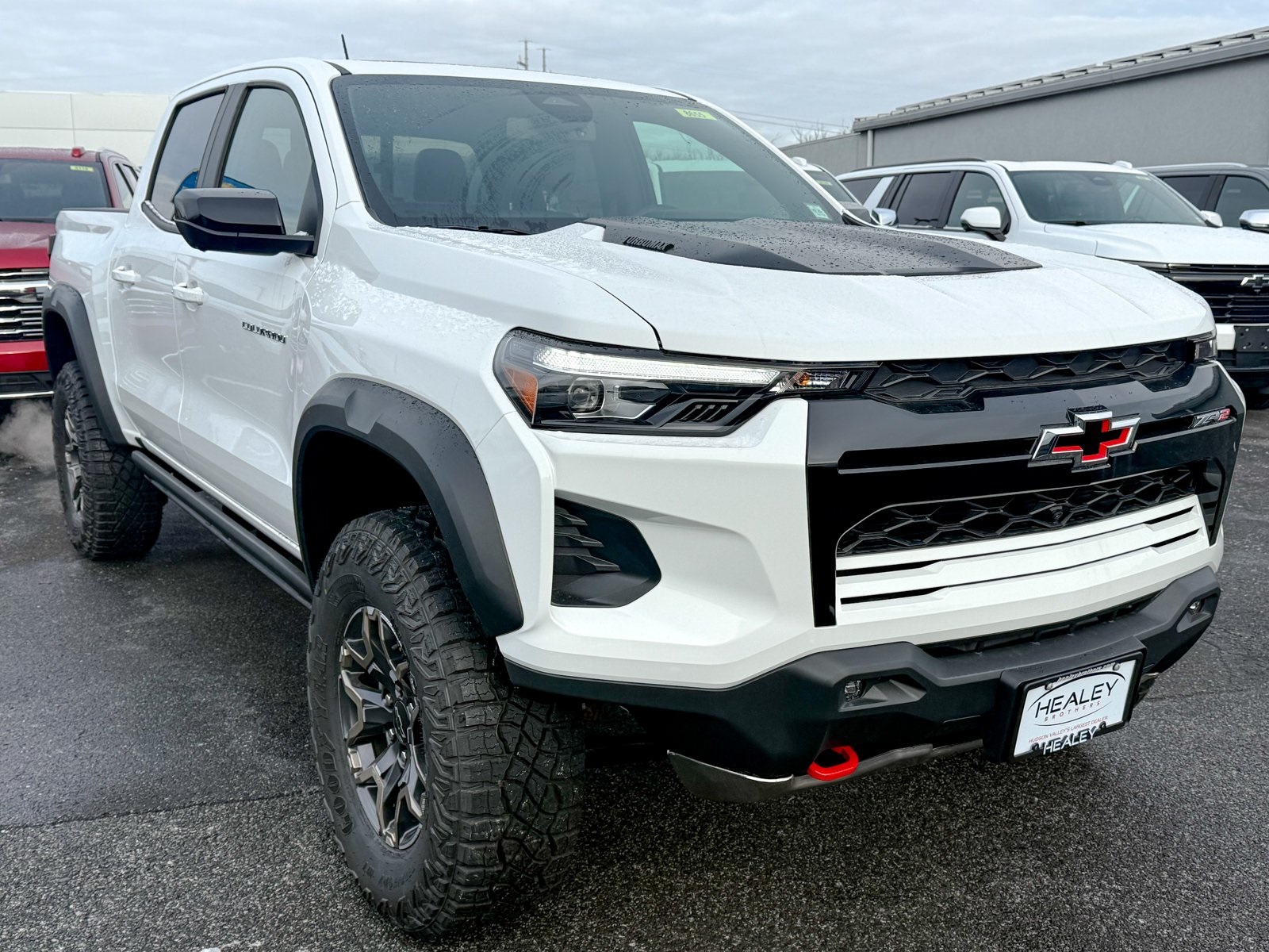 Photo view of 2026 Chevrolet Colorado in White