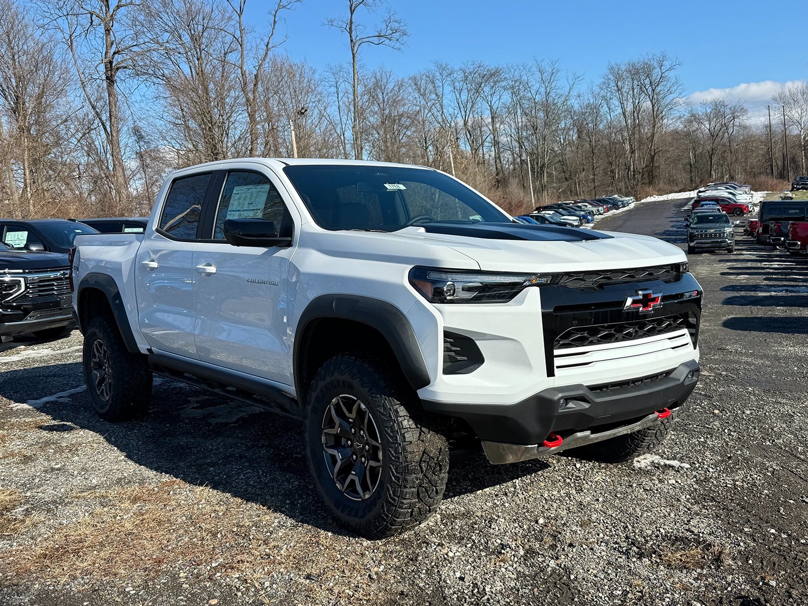 Photo view of 2026 Chevrolet Colorado in White
