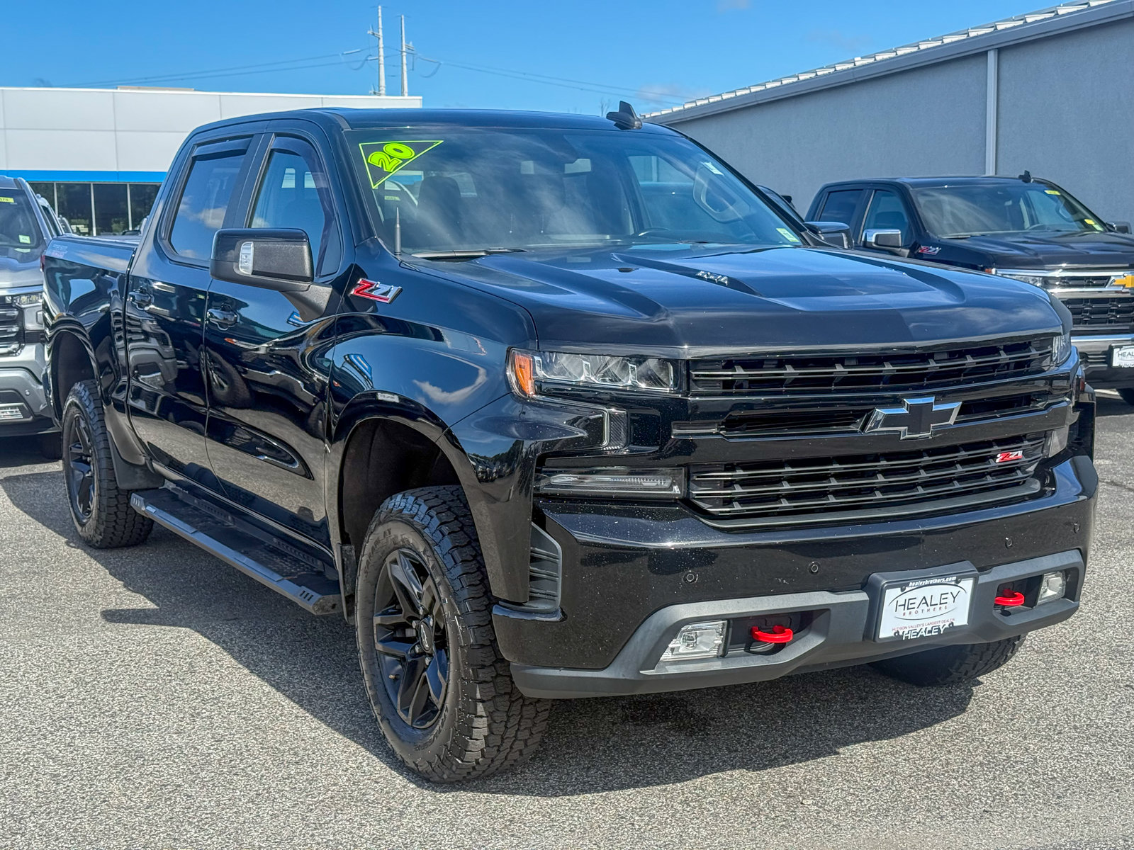 Photo view of 2020 Chevrolet Silverado 1500 in Black