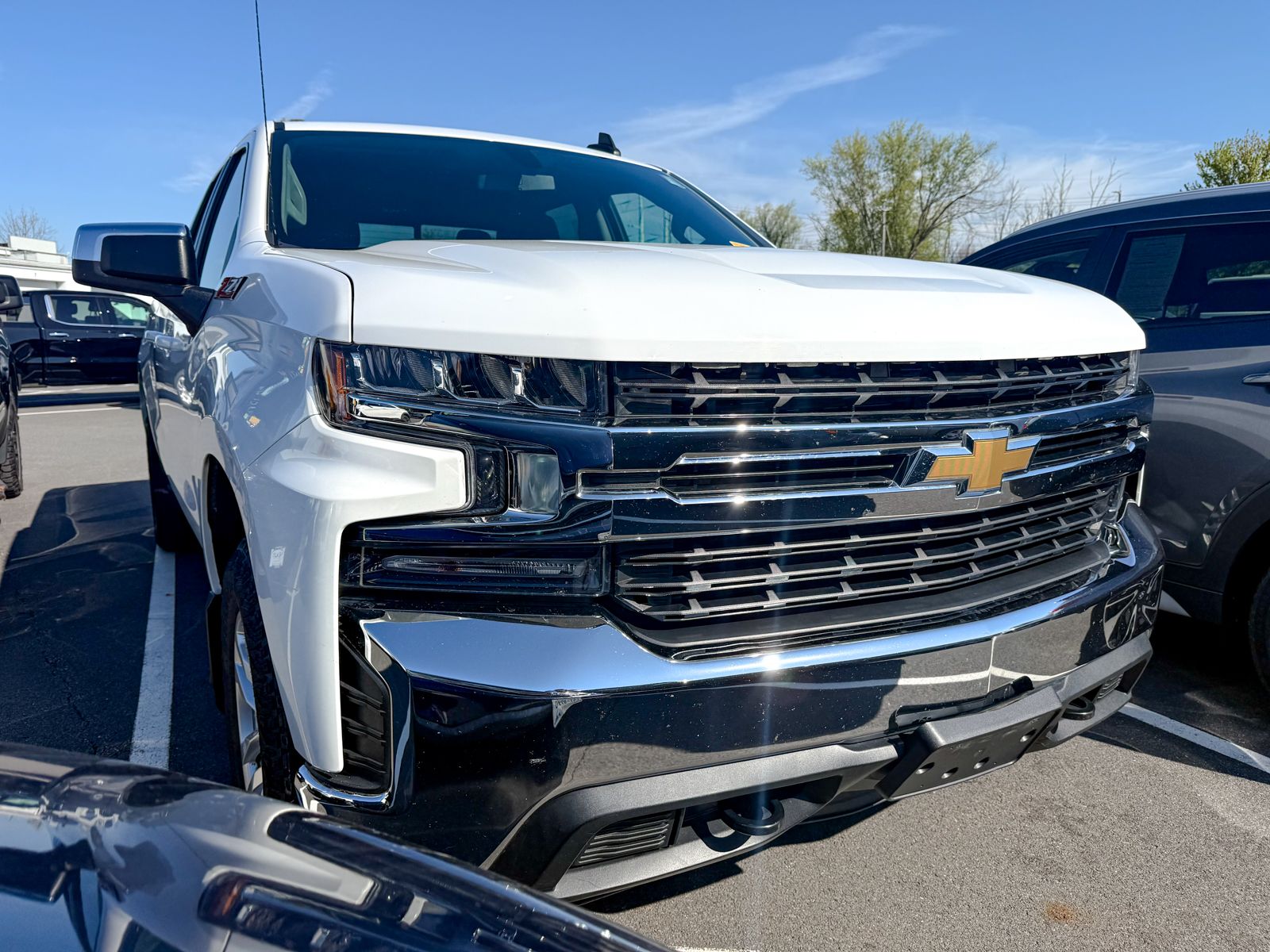 Photo view of 2019 Chevrolet Silverado 1500 in White