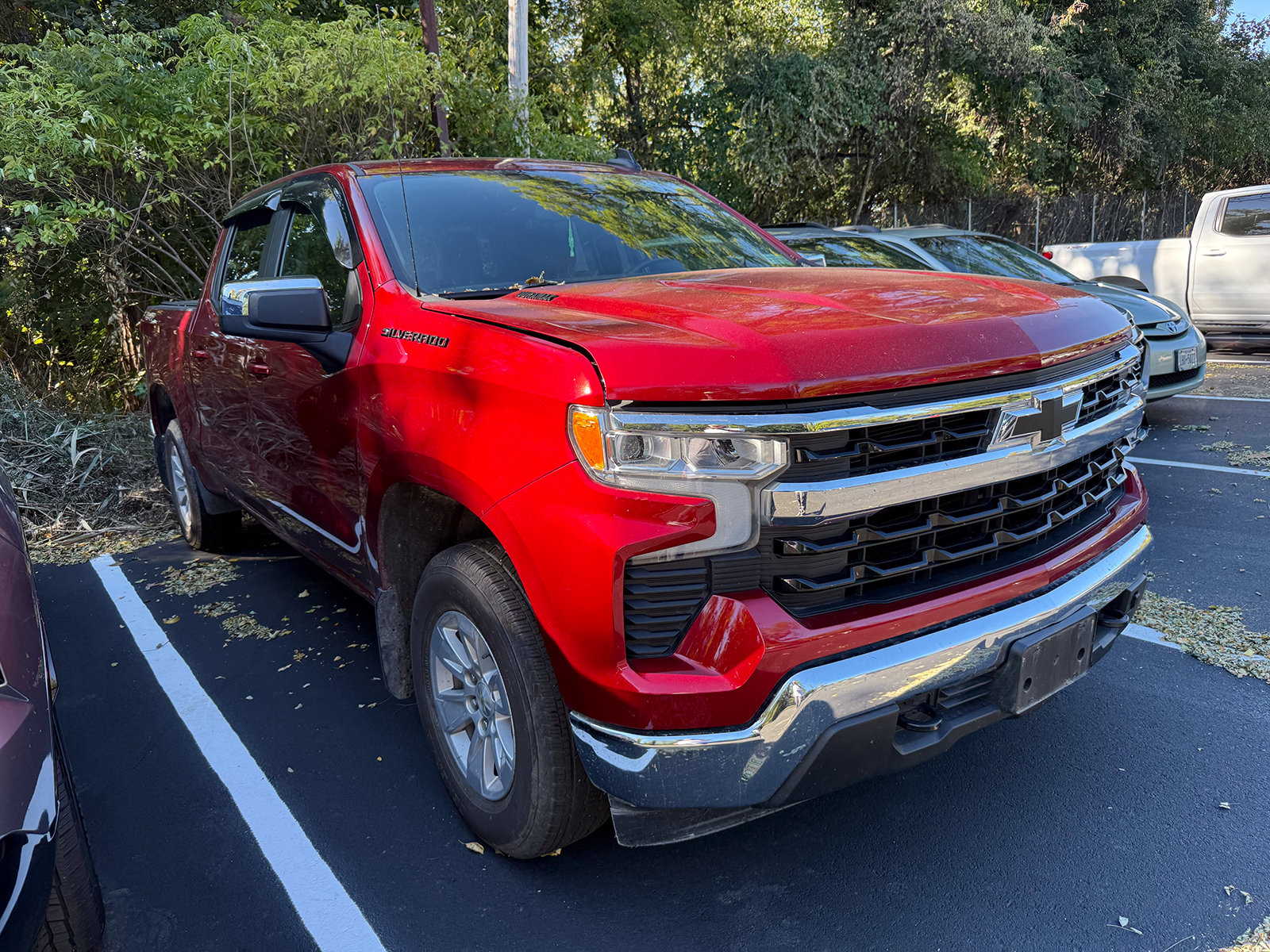 Photo view of 2023 Chevrolet Silverado 1500 in Red