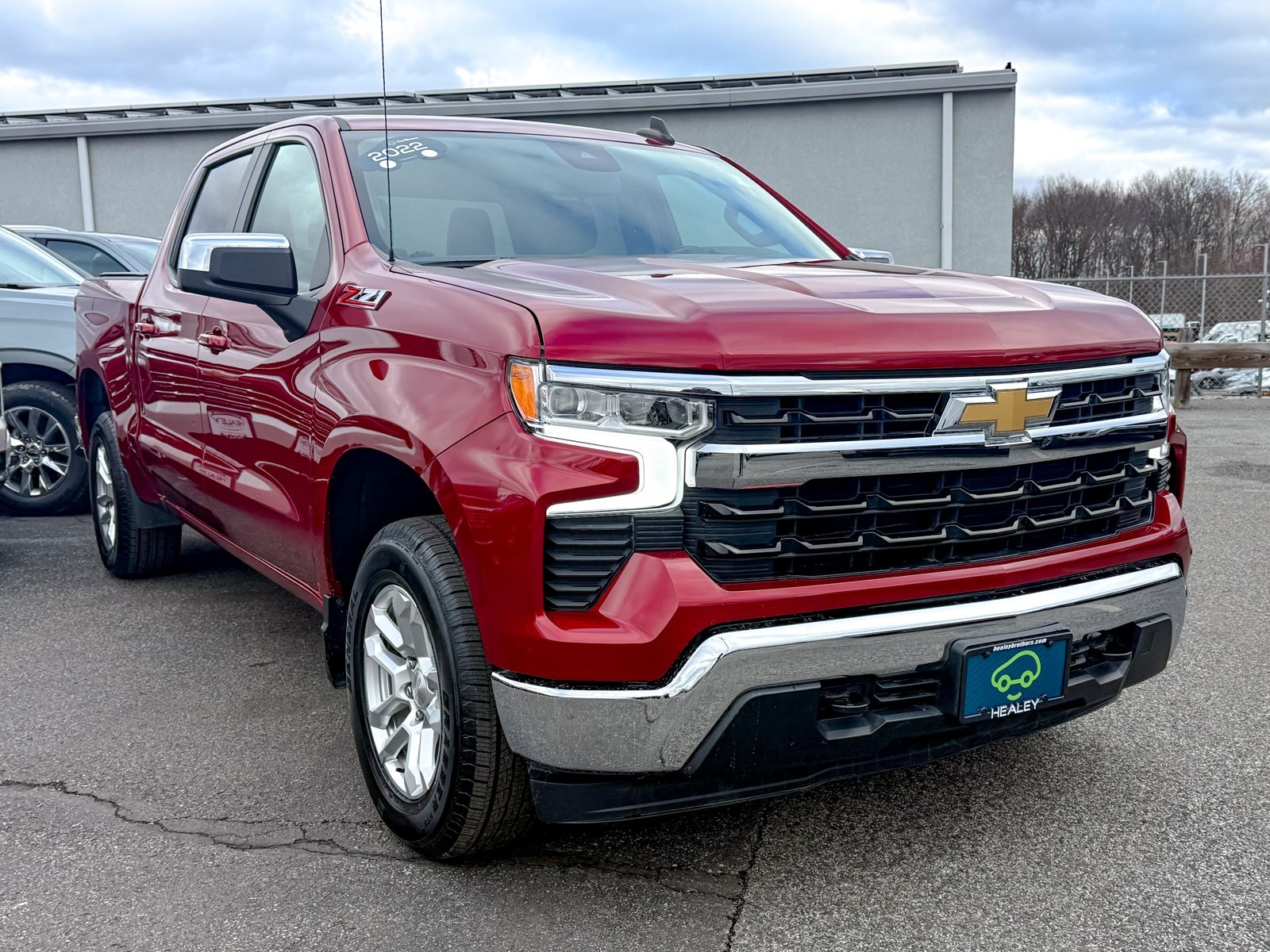 Photo view of 2022 Chevrolet Silverado 1500 in Red