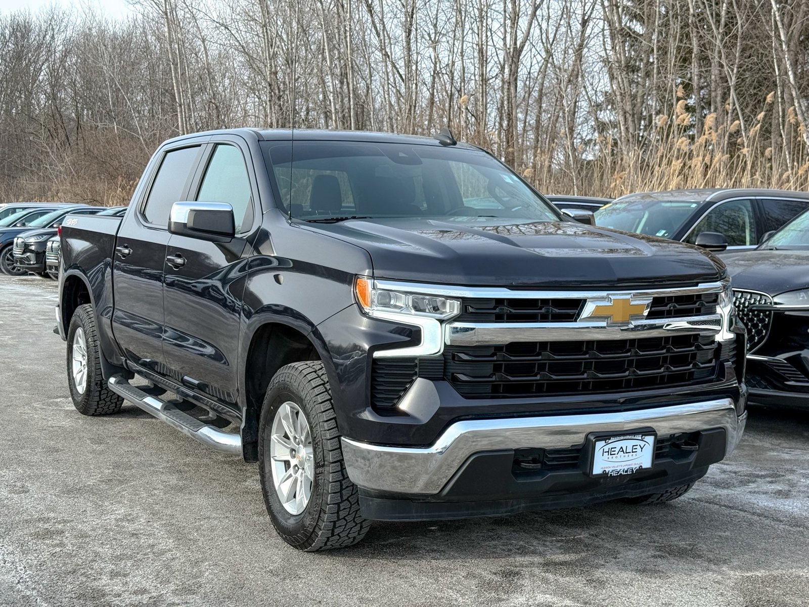 Photo view of 2023 Chevrolet Silverado 1500 in Gray