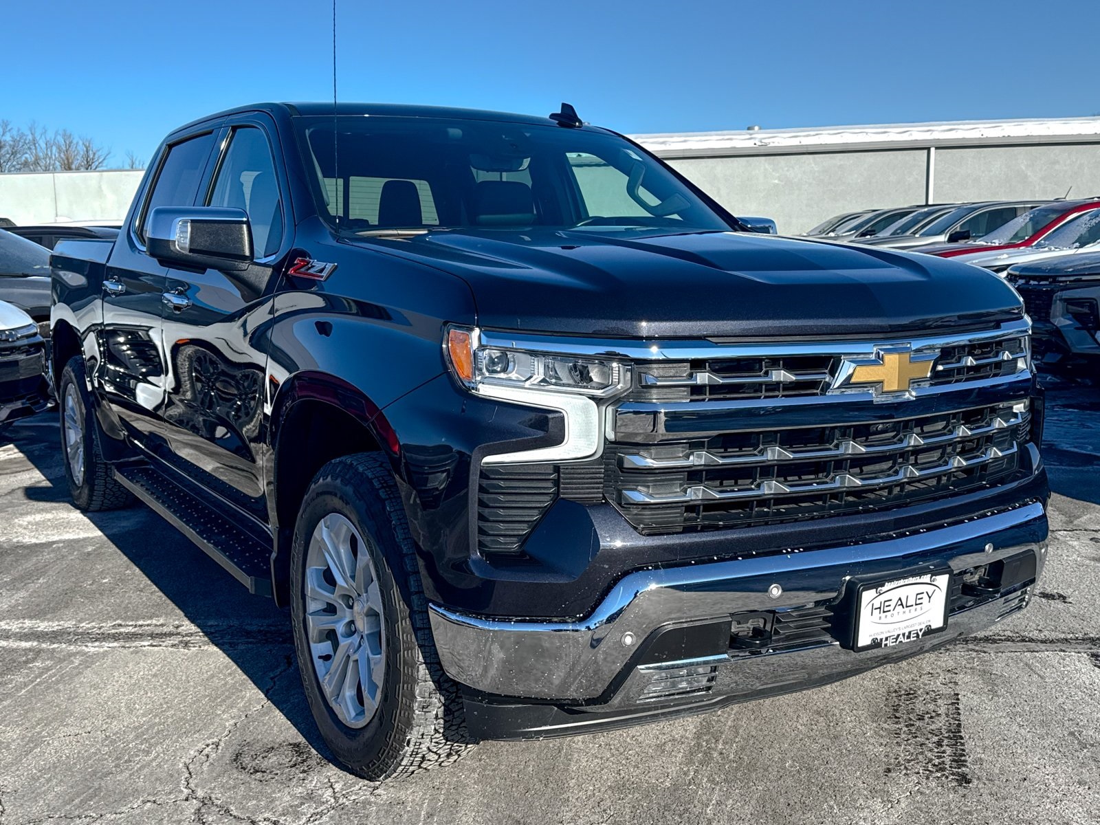 Photo view of 2022 Chevrolet Silverado 1500 in Gray