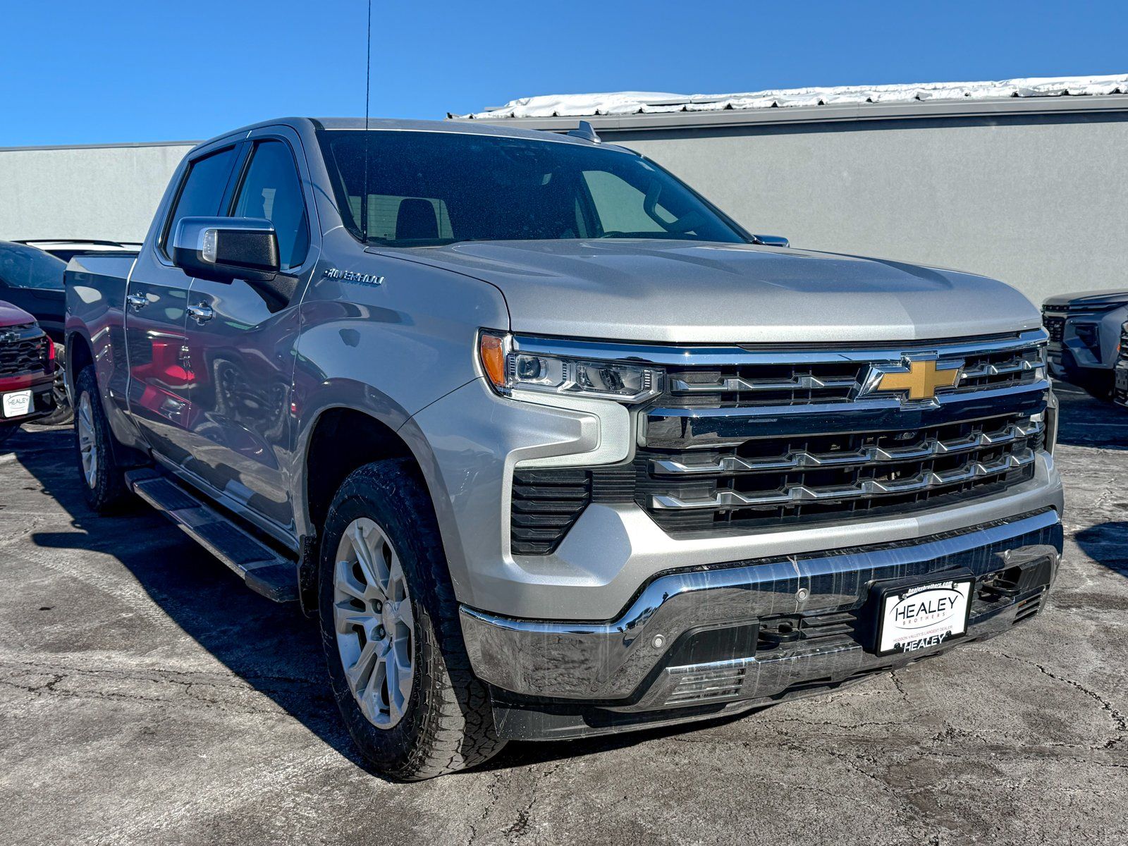Photo view of 2022 Chevrolet Silverado 1500 in Gray
